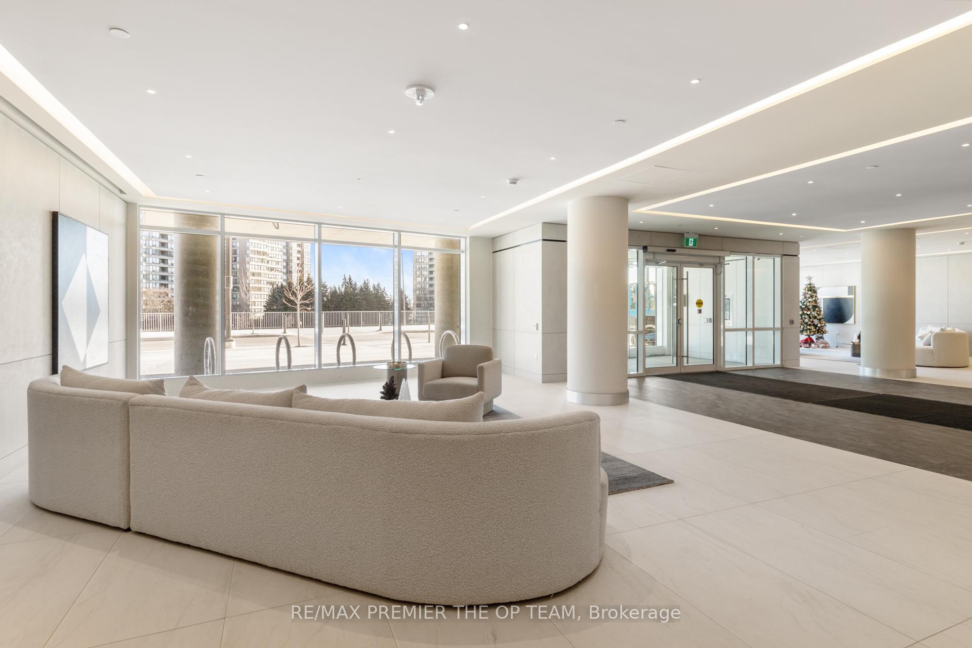 Photo 3 of Unit 2109, 30 Upper Mall Way, Vaughan, Brownridge — HOMEH