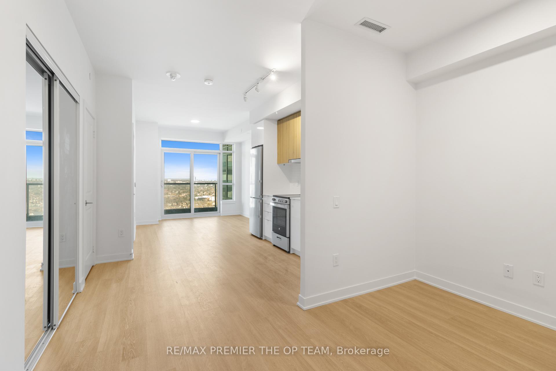 Photo 4 of Unit 2109, 30 Upper Mall Way, Vaughan, Brownridge — HOMEH