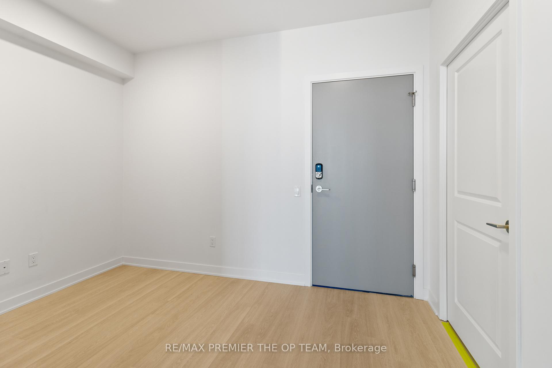 Photo 5 of Unit 2109, 30 Upper Mall Way, Vaughan, Brownridge — HOMEH