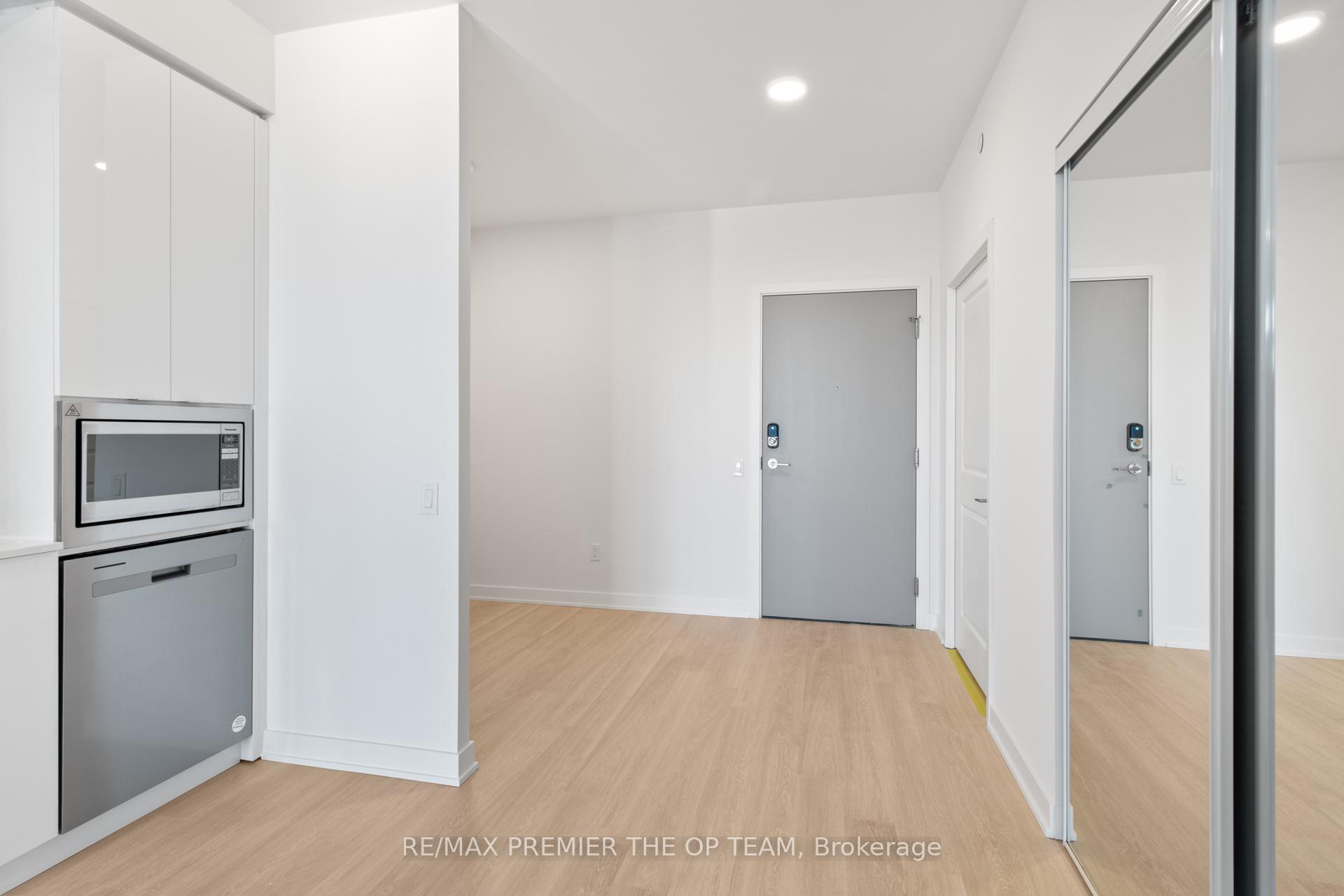 Photo 13 of Unit 2109, 30 Upper Mall Way, Vaughan, Brownridge — HOMEH