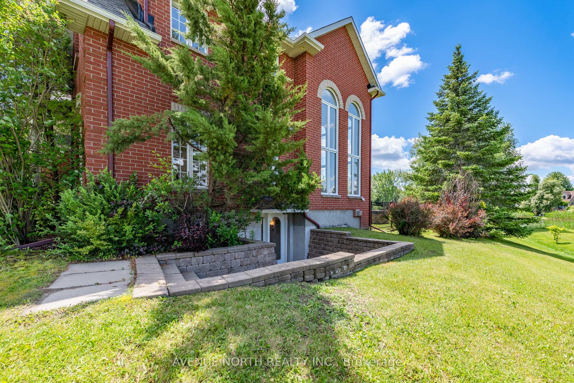 Photo 24 of 6804 Lakes Park Drive, Ottawa, Greely — HOMEH