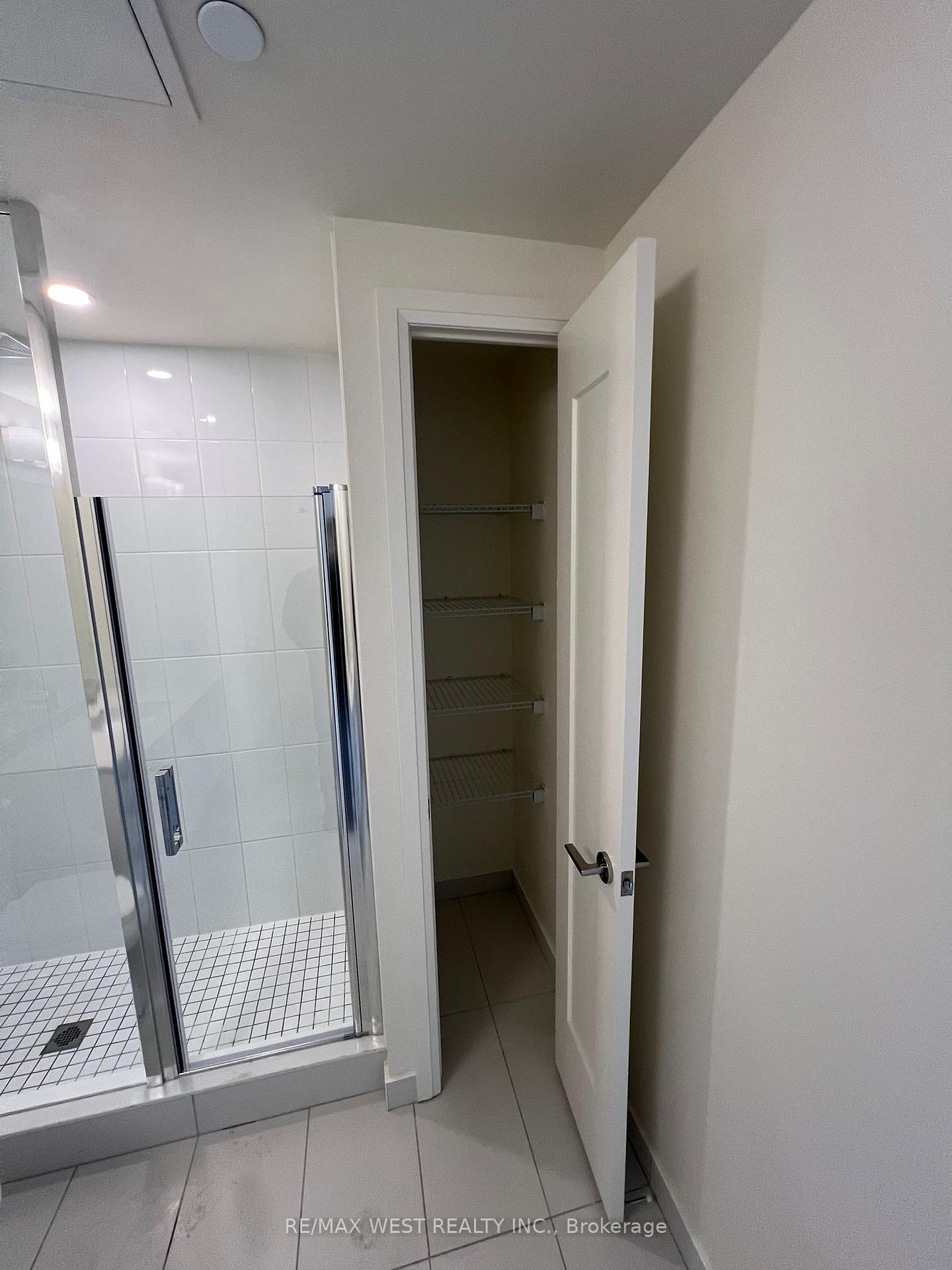 Photo 11 of Unit 1409, 8960 Jane Street, Vaughan, Concord — HOMEH