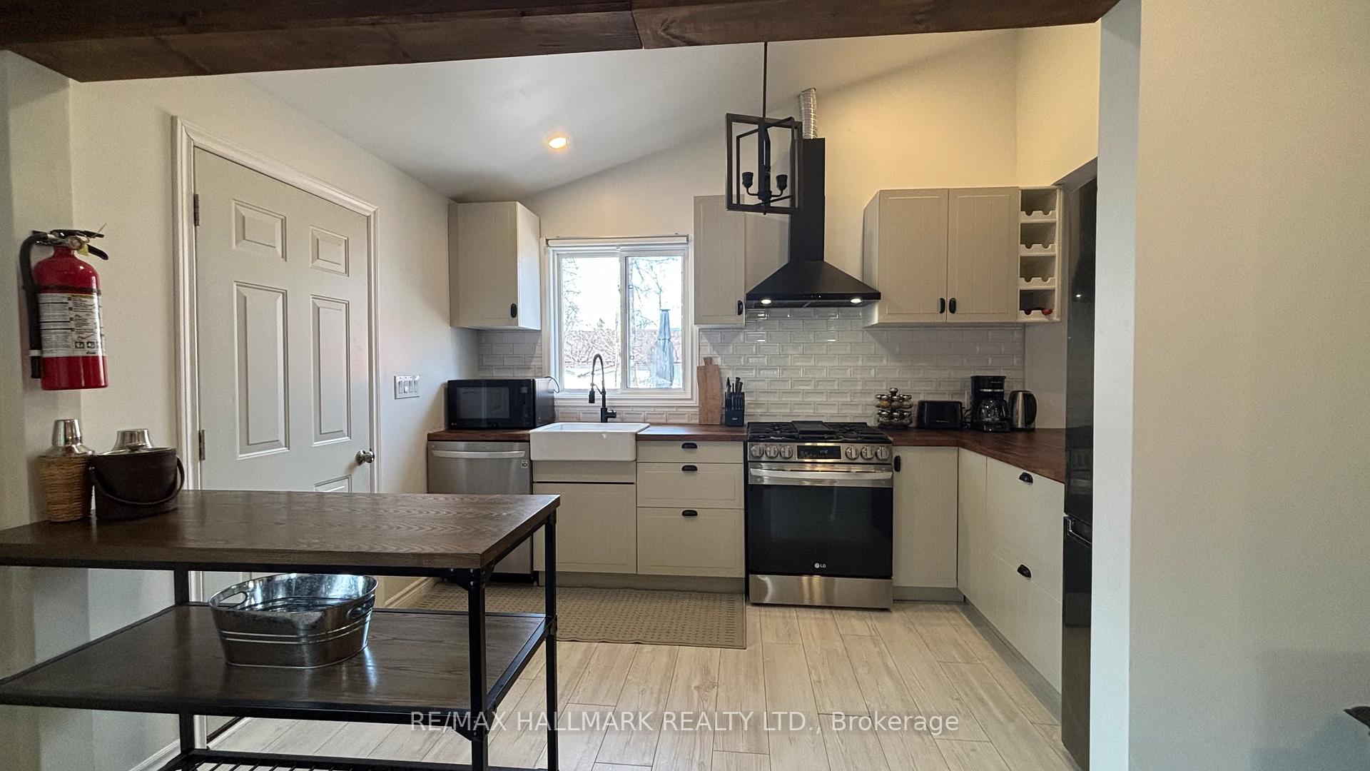 Photo 8 of 6 Port Street, Georgina, Pefferlaw — HOMEH