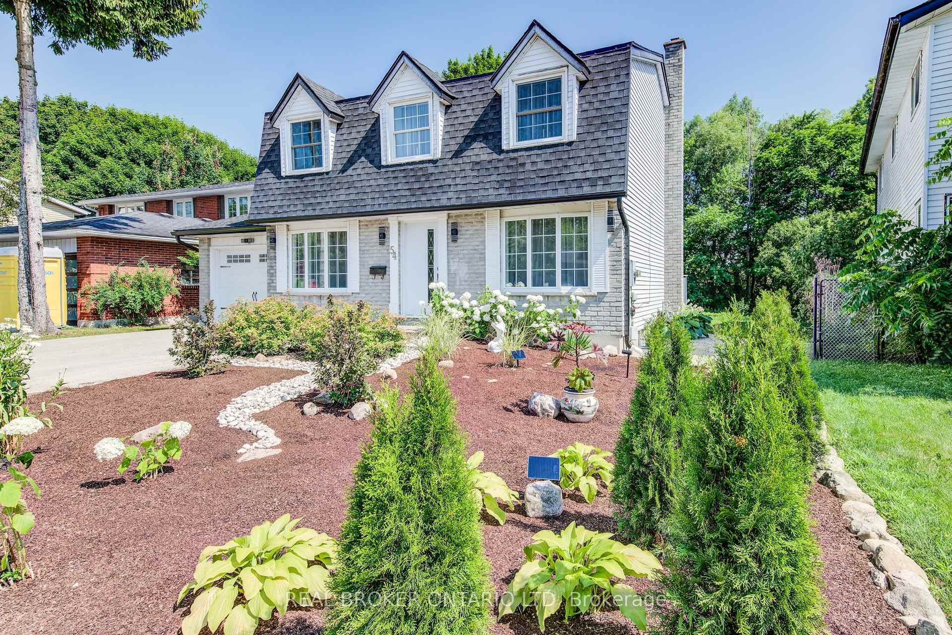 Photo 2 of 54 Yewholme Drive, Guelph, Kortright West — HOMEH
