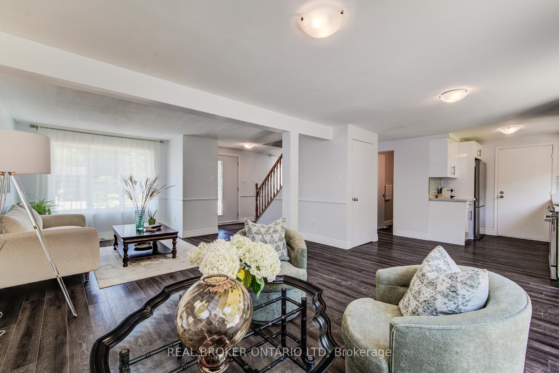 Photo 11 of 54 Yewholme Drive, Guelph, Kortright West — HOMEH