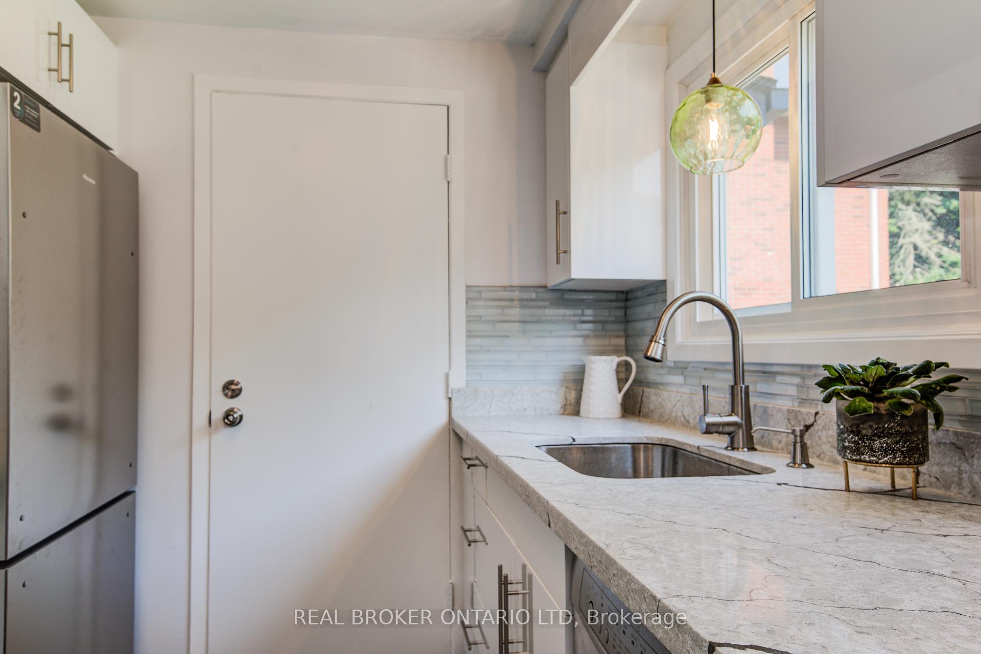 Photo 16 of 54 Yewholme Drive, Guelph, Kortright West — HOMEH