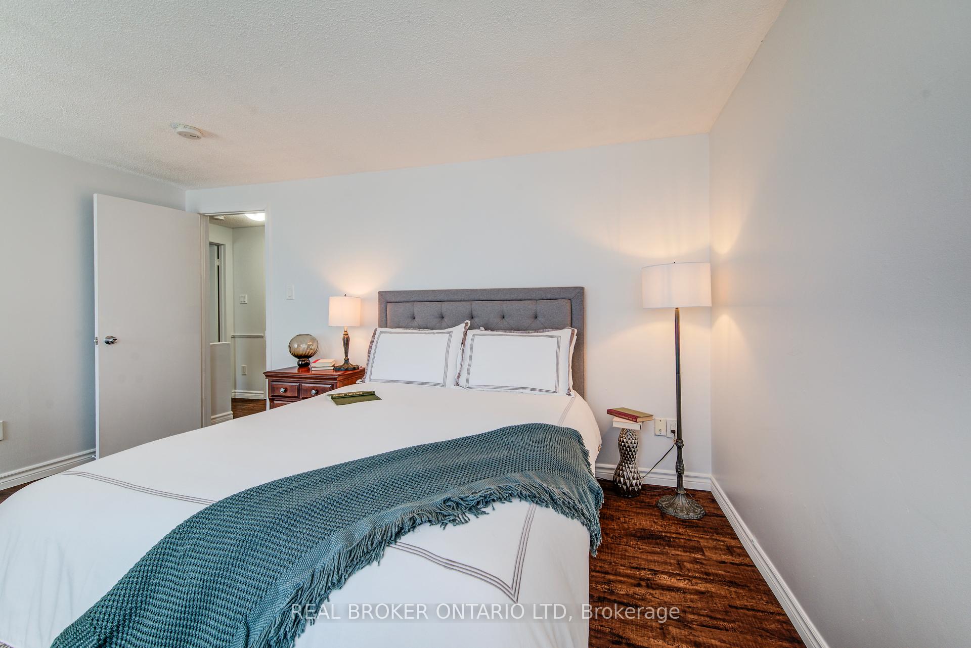 Photo 26 of 54 Yewholme Drive, Guelph, Kortright West — HOMEH