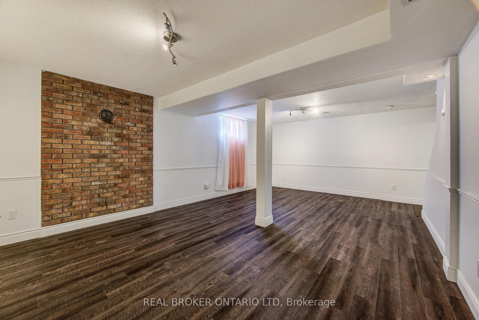 Photo 35 of 54 Yewholme Drive, Guelph, Kortright West — HOMEH