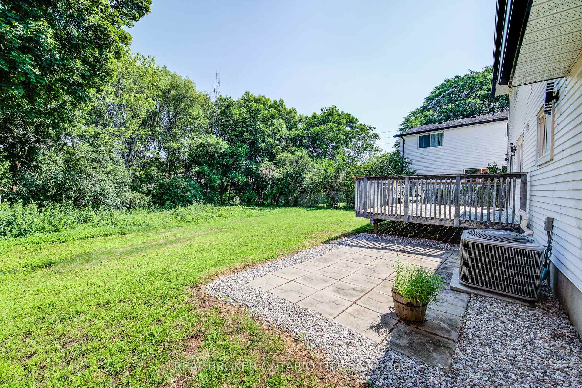 Photo 48 of 54 Yewholme Drive, Guelph, Kortright West — HOMEH