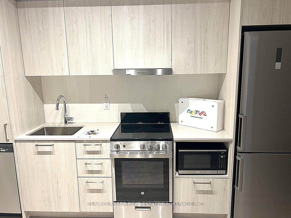 Photo 6 of Unit 2206, 195 Commerce Street, Vaughan, Concord — HOMEH