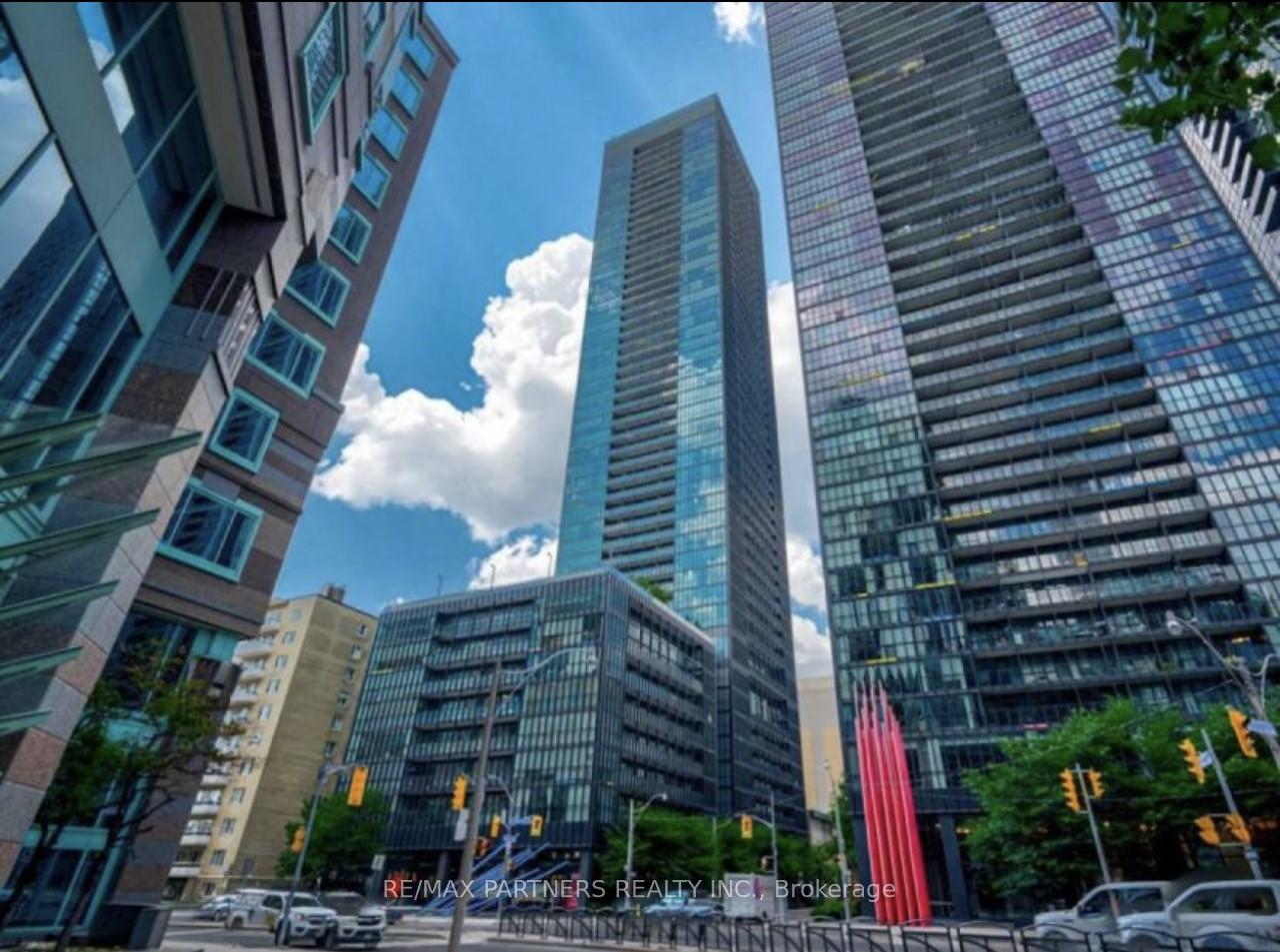 Front of Unit 2708, 101 Charles Street E