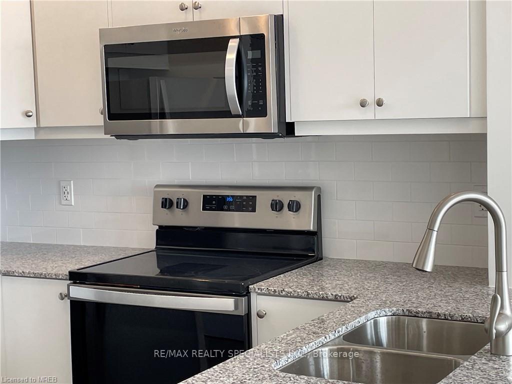 Photo 3 of Unit 1404 B, 60 Charles Street, Kitchener, City Commercial Core — HOMEH