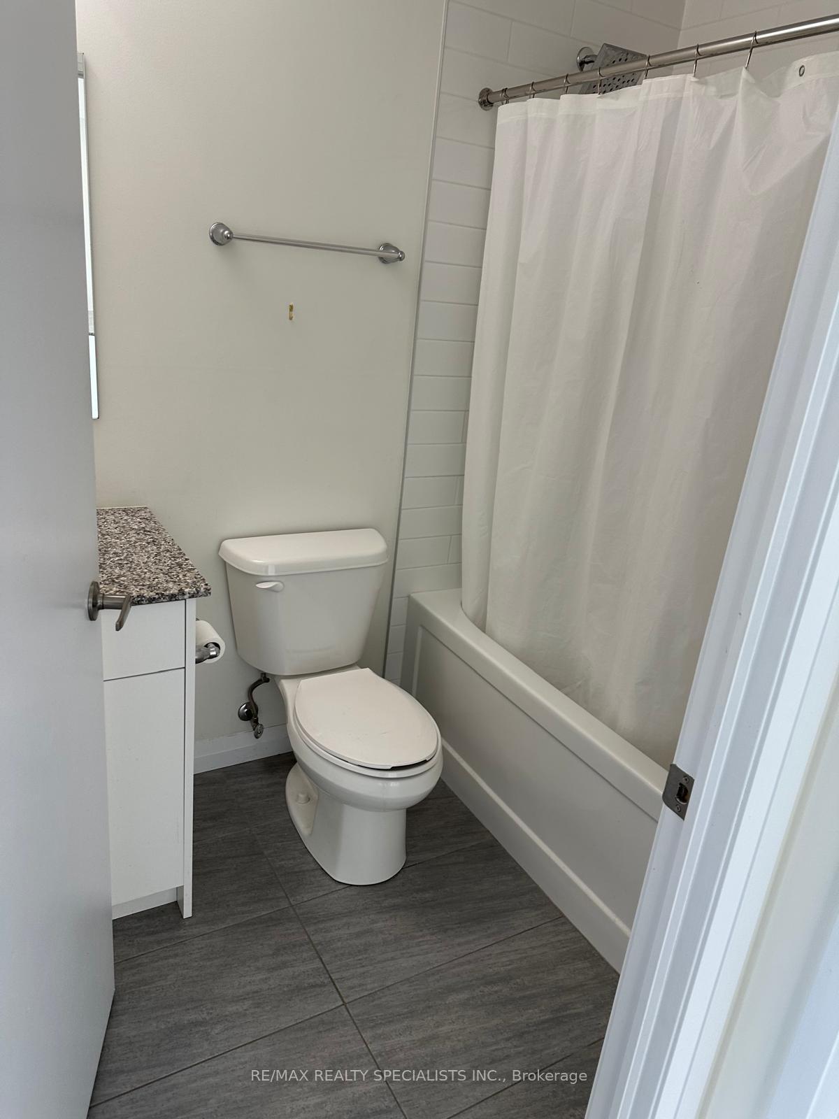 Photo 16 of Unit 1404 B, 60 Charles Street, Kitchener, City Commercial Core — HOMEH