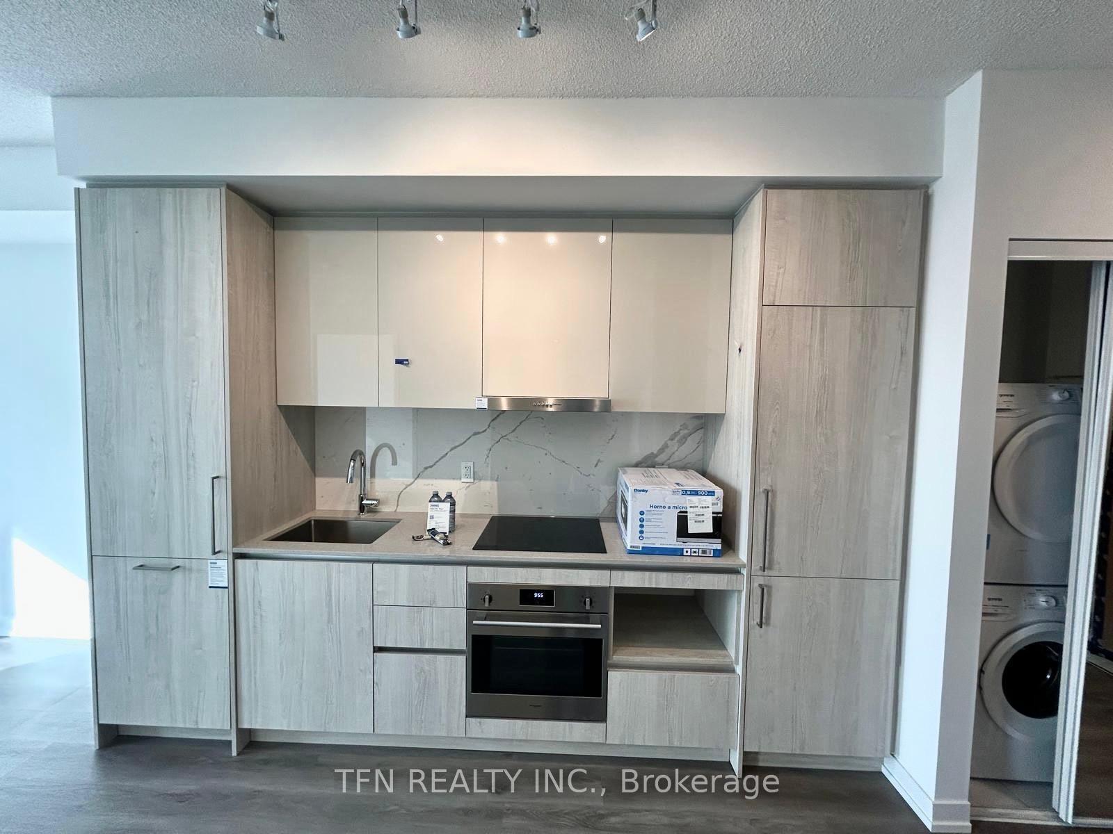 Photo 6 of Unit 2603, 225 Commerce Street, Vaughan, Vaughan Corporate Centre — HOMEH