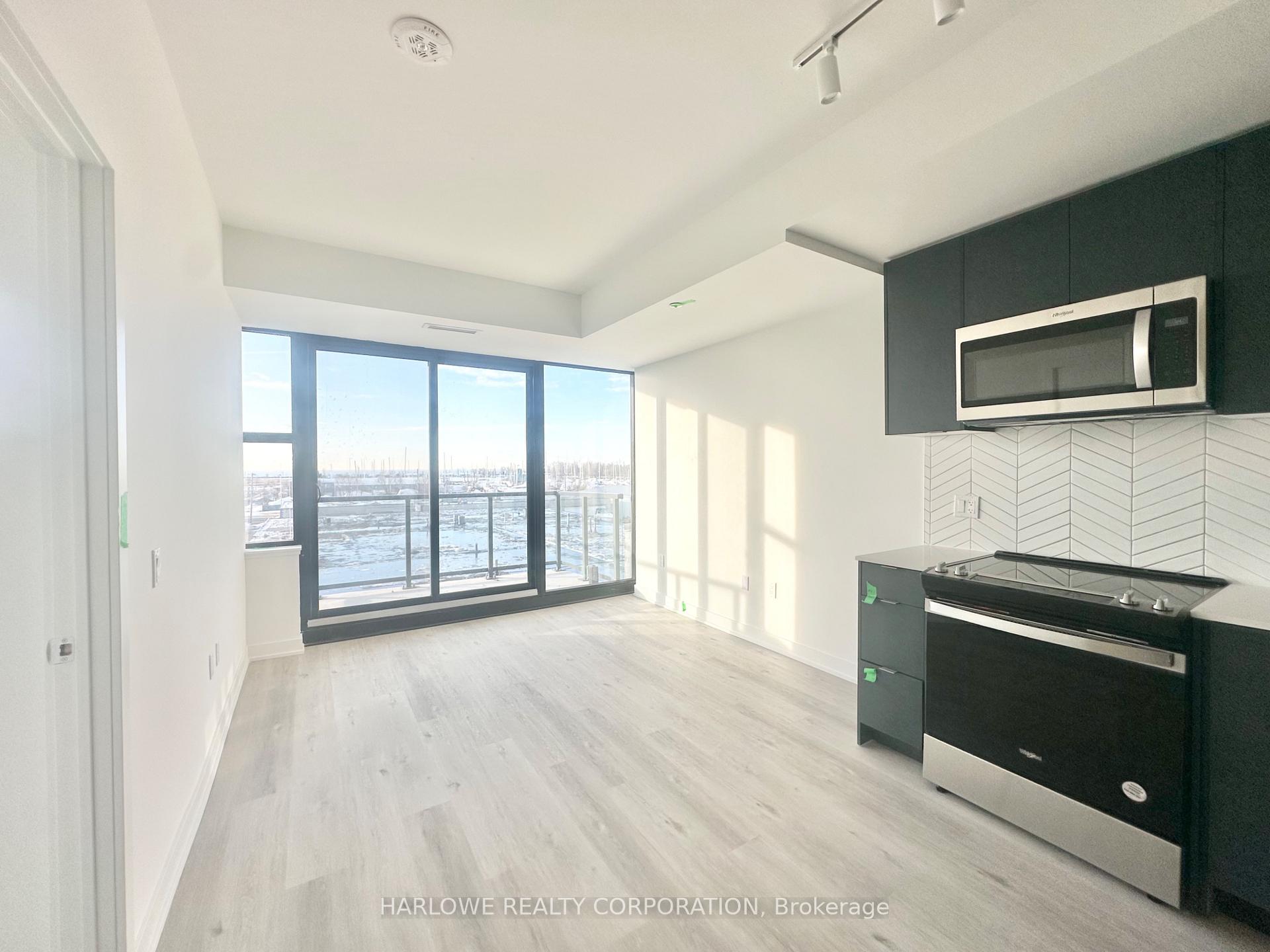 Front of Unit 432 D, 1614 Charles Street