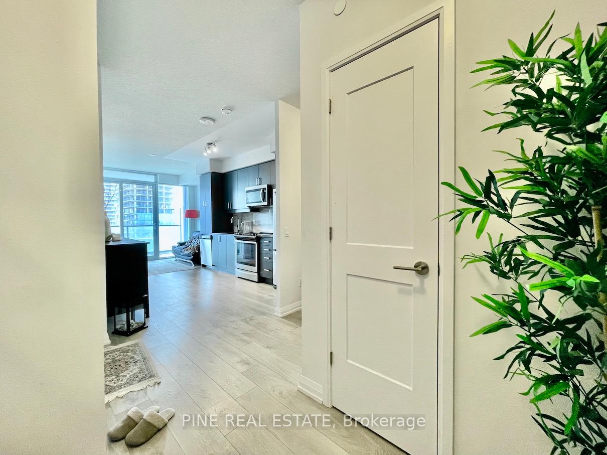 Photo 2 of Unit 1708, 7895 Jane Street, Vaughan, Concord — HOMEH