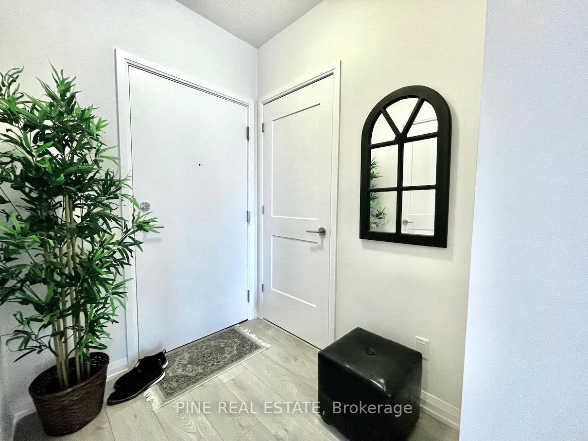 Photo 3 of Unit 1708, 7895 Jane Street, Vaughan, Concord — HOMEH