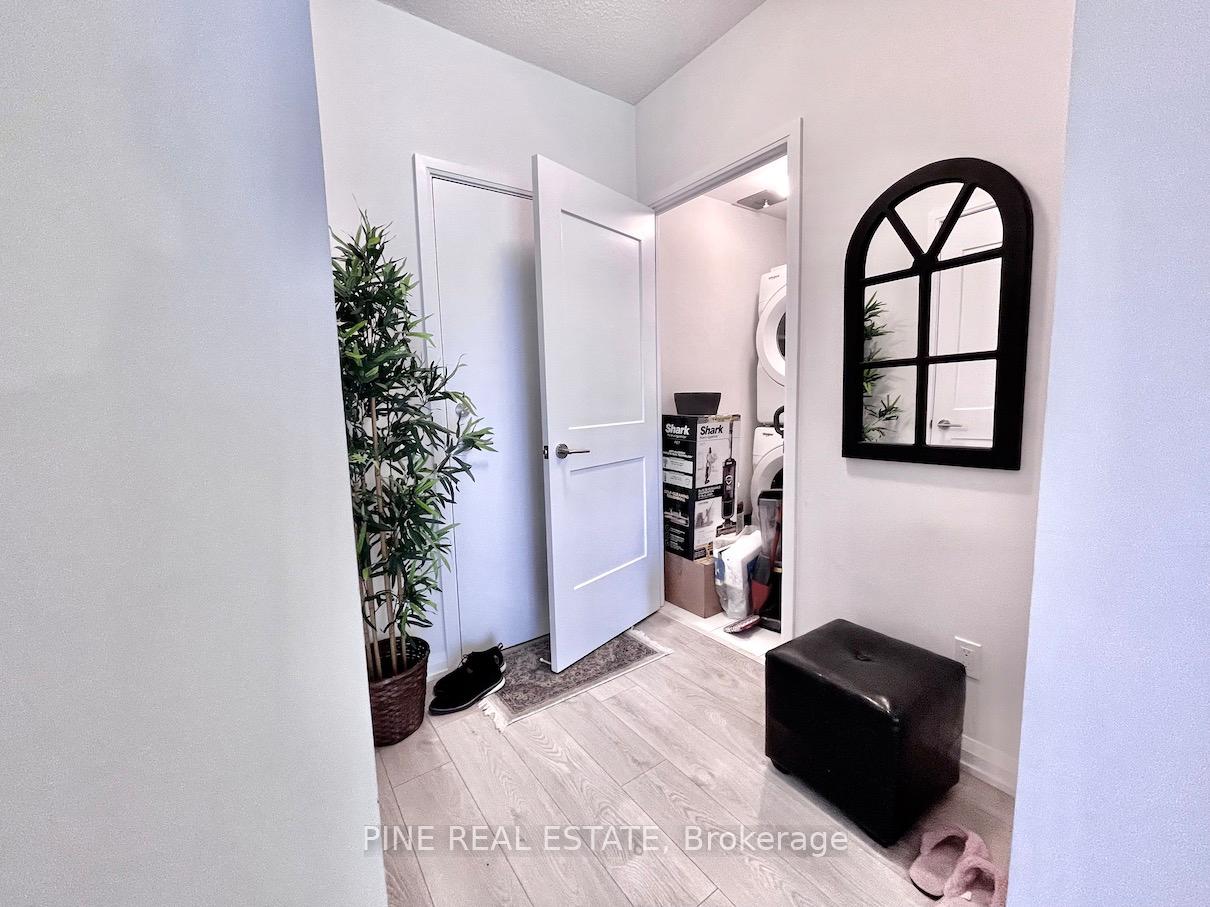 Photo 9 of Unit 1708, 7895 Jane Street, Vaughan, Concord — HOMEH