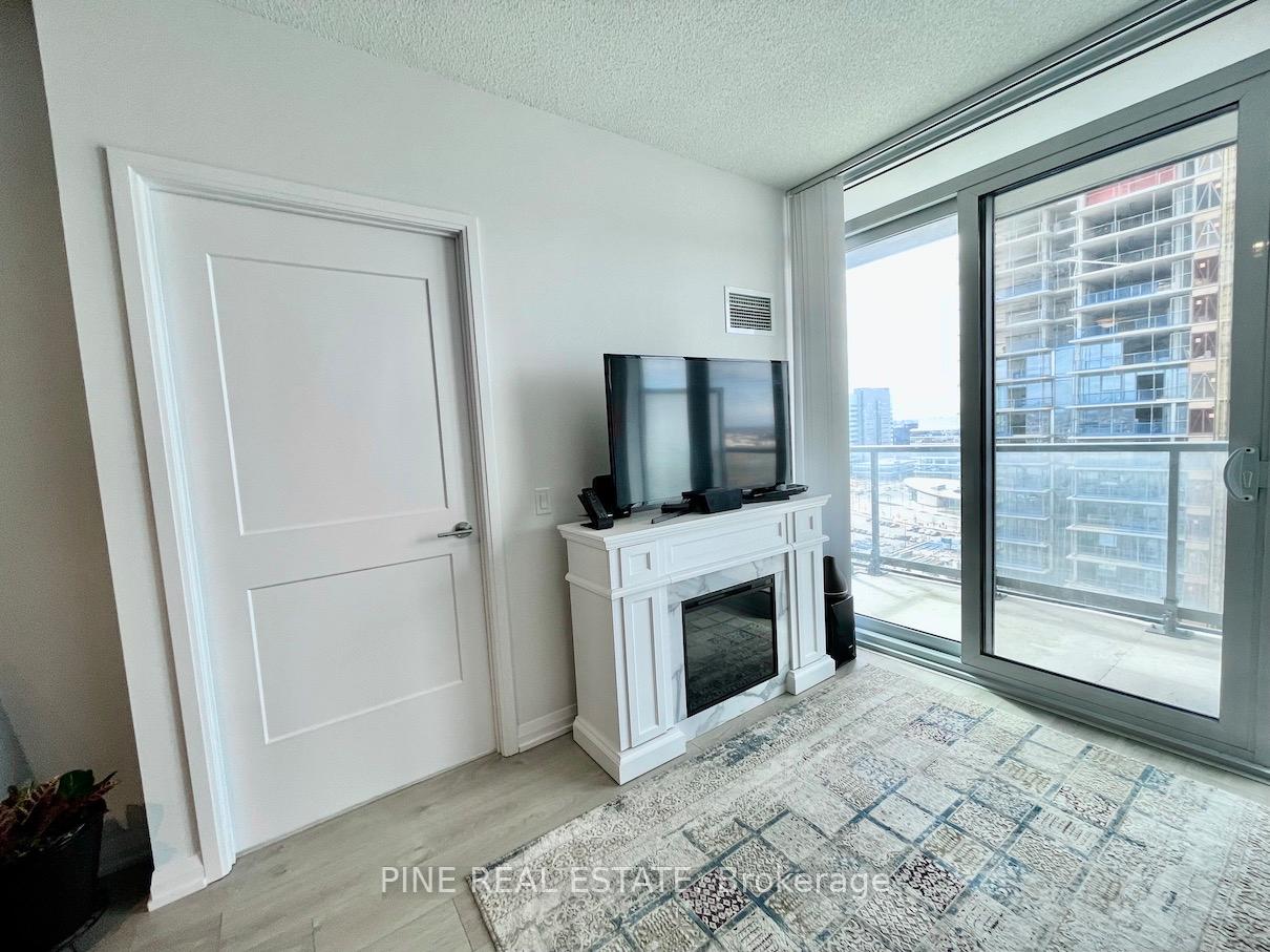 Photo 6 of Unit 1708, 7895 Jane Street, Vaughan, Concord — HOMEH