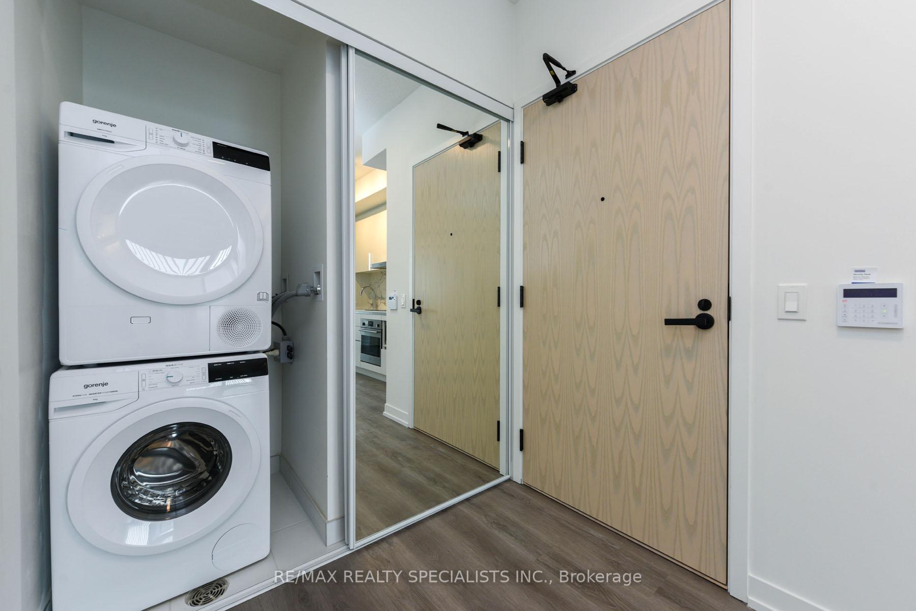 Photo 6 of Unit 1007, 225 Commerce Street, Vaughan, Vaughan Corporate Centre — HOMEH