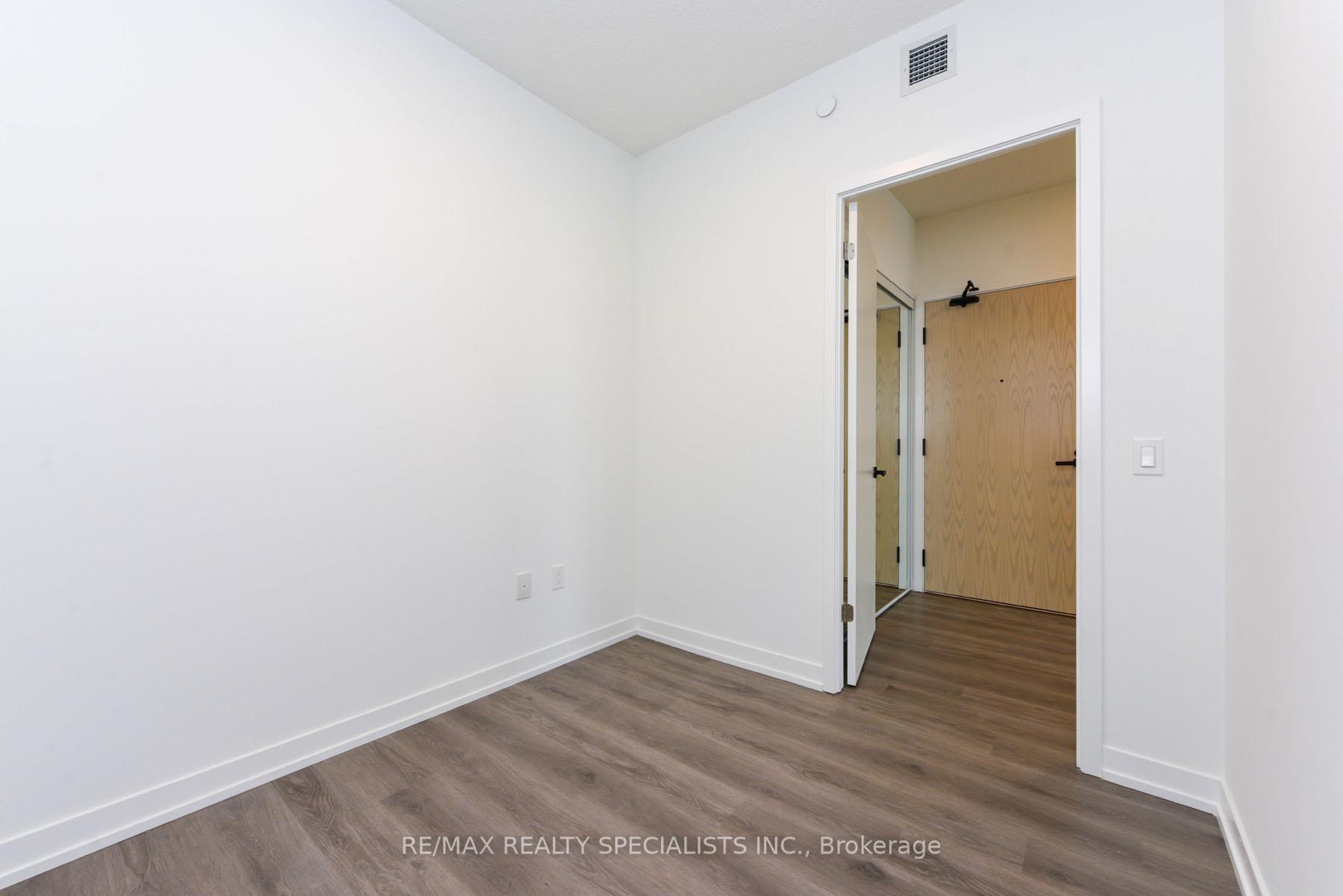 Photo 5 of Unit 1007, 225 Commerce Street, Vaughan, Vaughan Corporate Centre — HOMEH