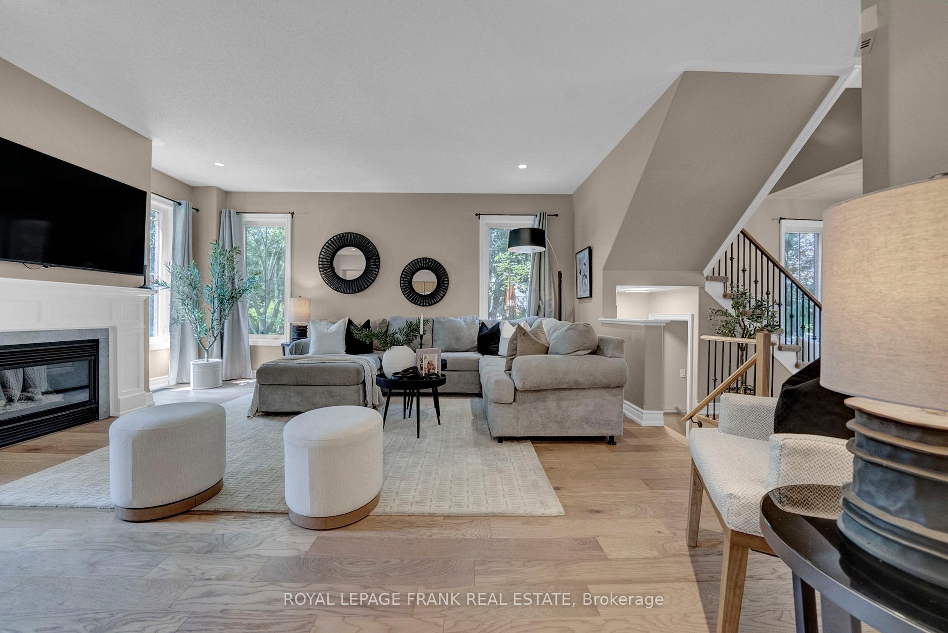 Photo 5 of 22 Osgoode Gate, Clarington, Courtice — HOMEH