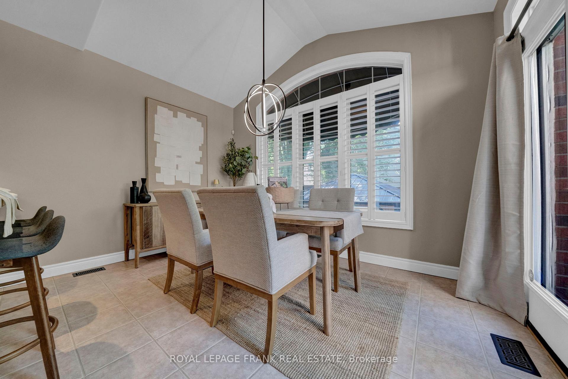 Photo 12 of 22 Osgoode Gate, Clarington, Courtice — HOMEH