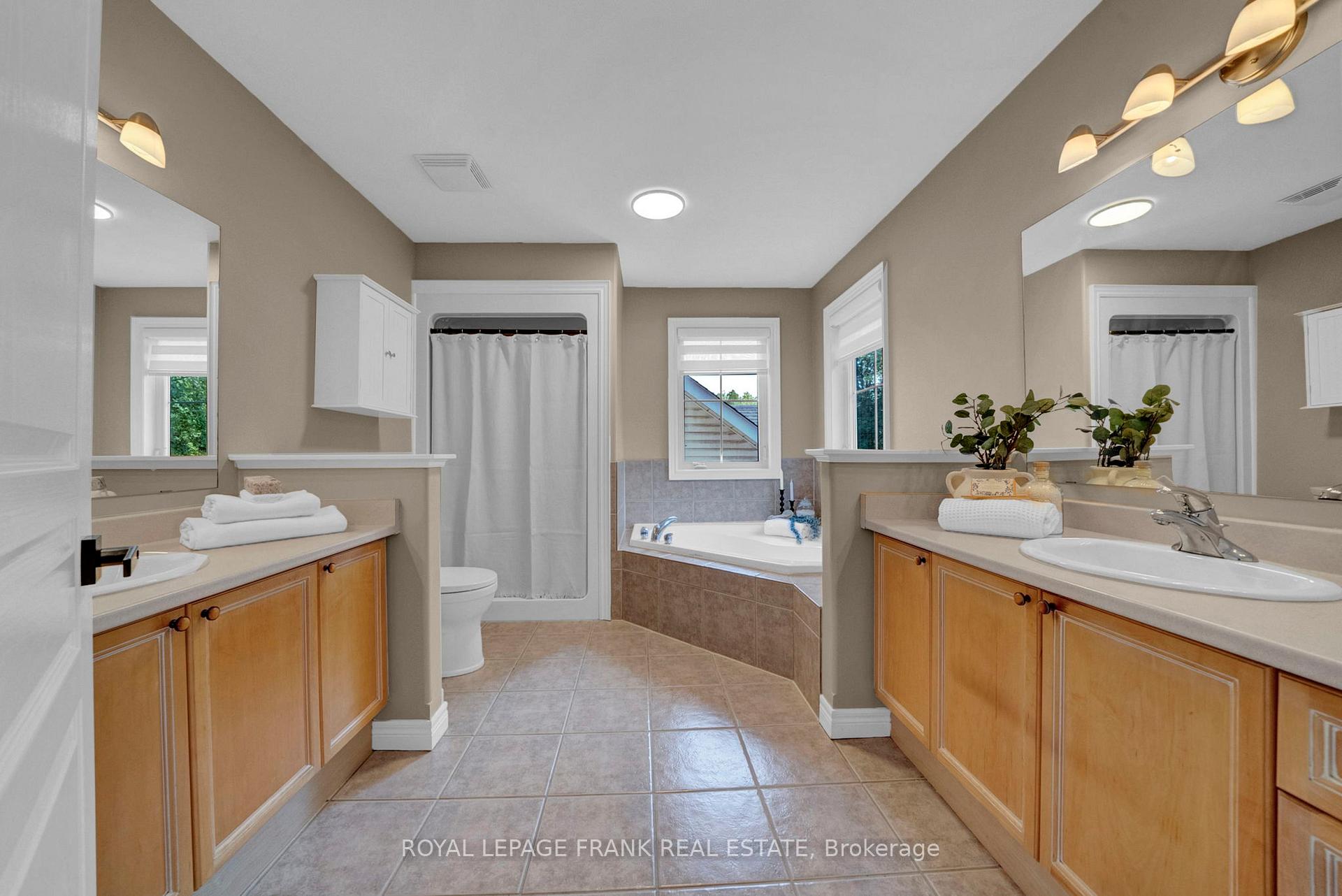 Photo 18 of 22 Osgoode Gate, Clarington, Courtice — HOMEH