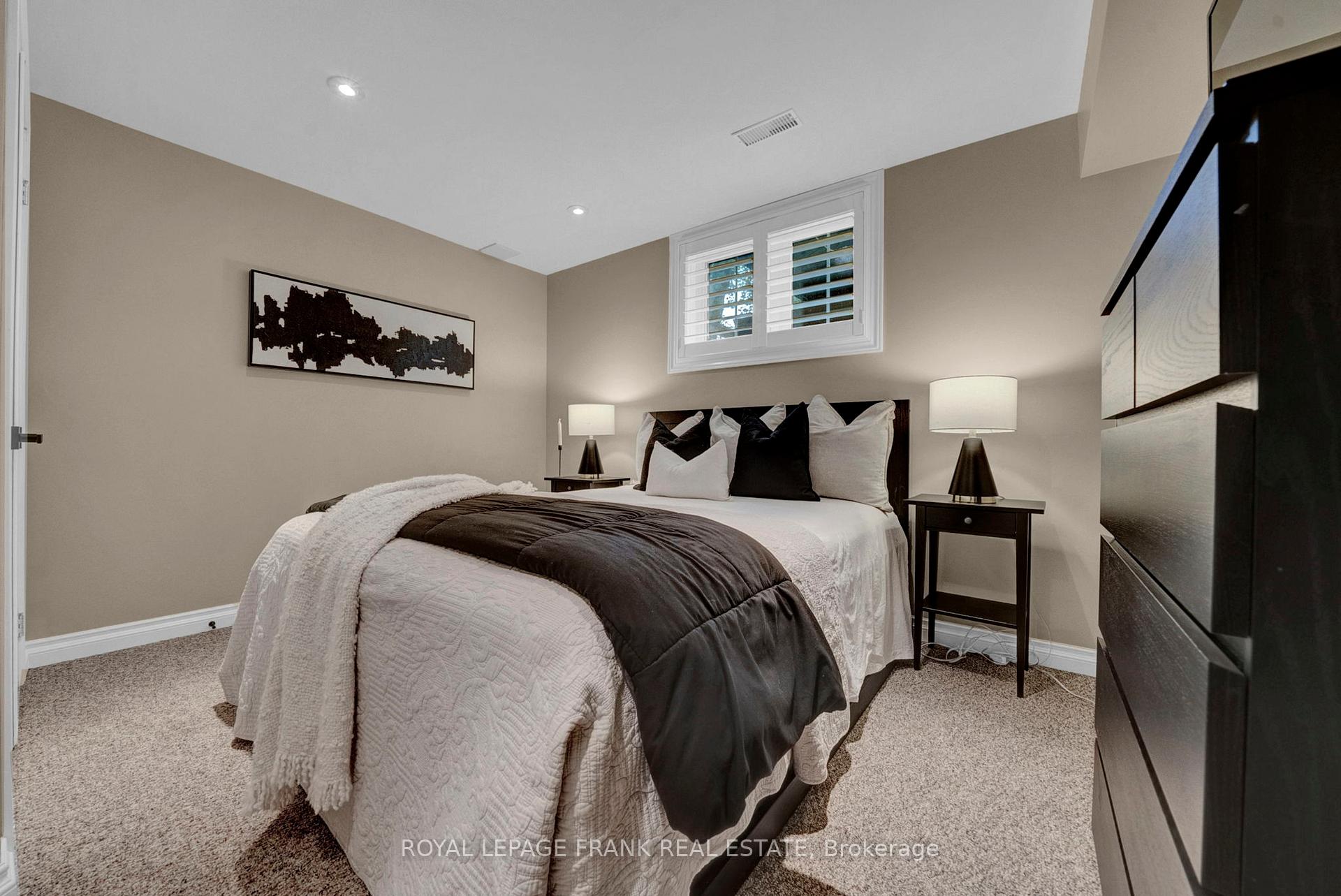 Photo 26 of 22 Osgoode Gate, Clarington, Courtice — HOMEH