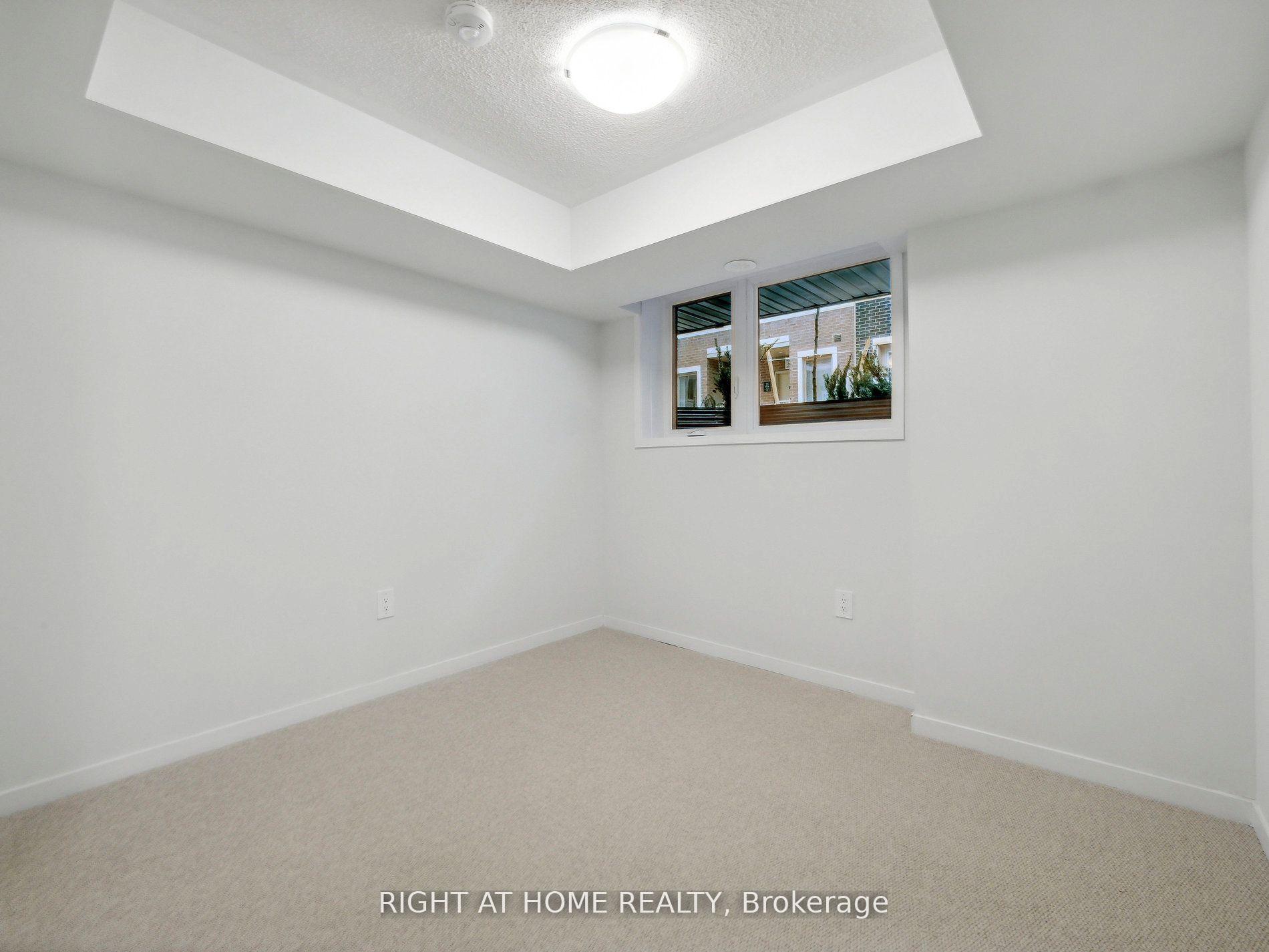 Photo 16 of Unit 105, 39 Honeycrisp Crescent, Vaughan, Vaughan Corporate Centre — HOMEH