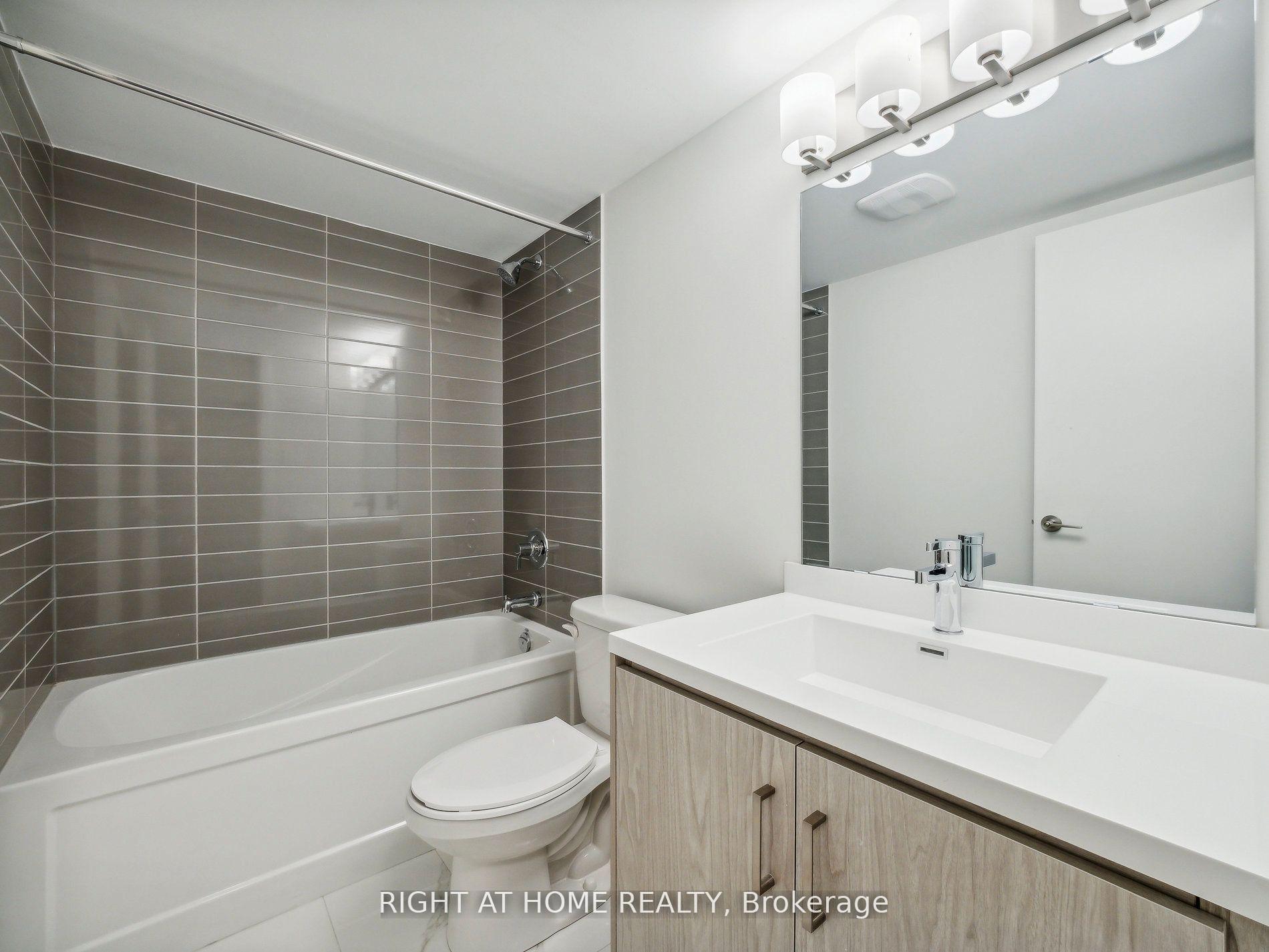 Photo 12 of Unit 105, 39 Honeycrisp Crescent, Vaughan, Vaughan Corporate Centre — HOMEH
