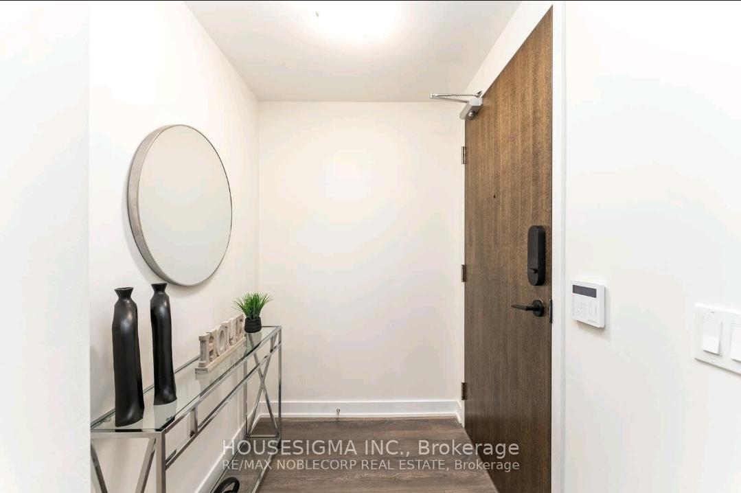 Photo 6 of 313-100 Eagle Rock Way, Vaughan, Maple — HOMEH