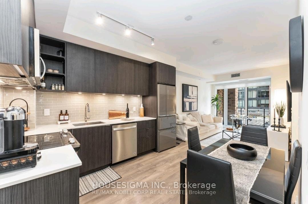 Photo 8 of 313-100 Eagle Rock Way, Vaughan, Maple — HOMEH