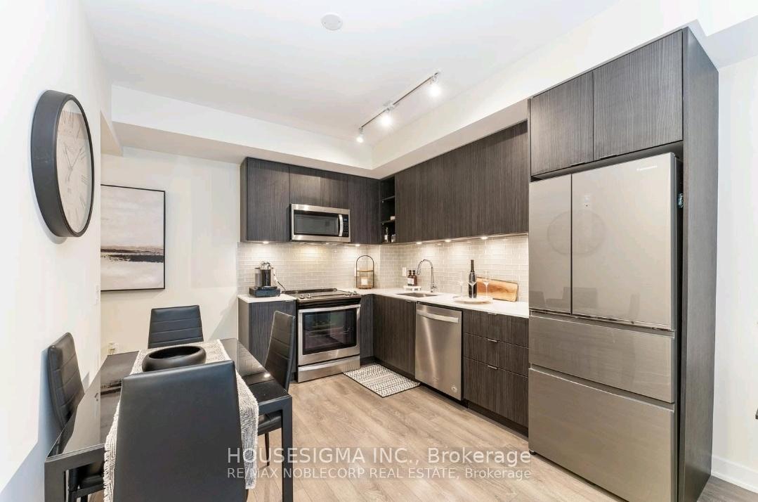 Photo 5 of 313-100 Eagle Rock Way, Vaughan, Maple — HOMEH