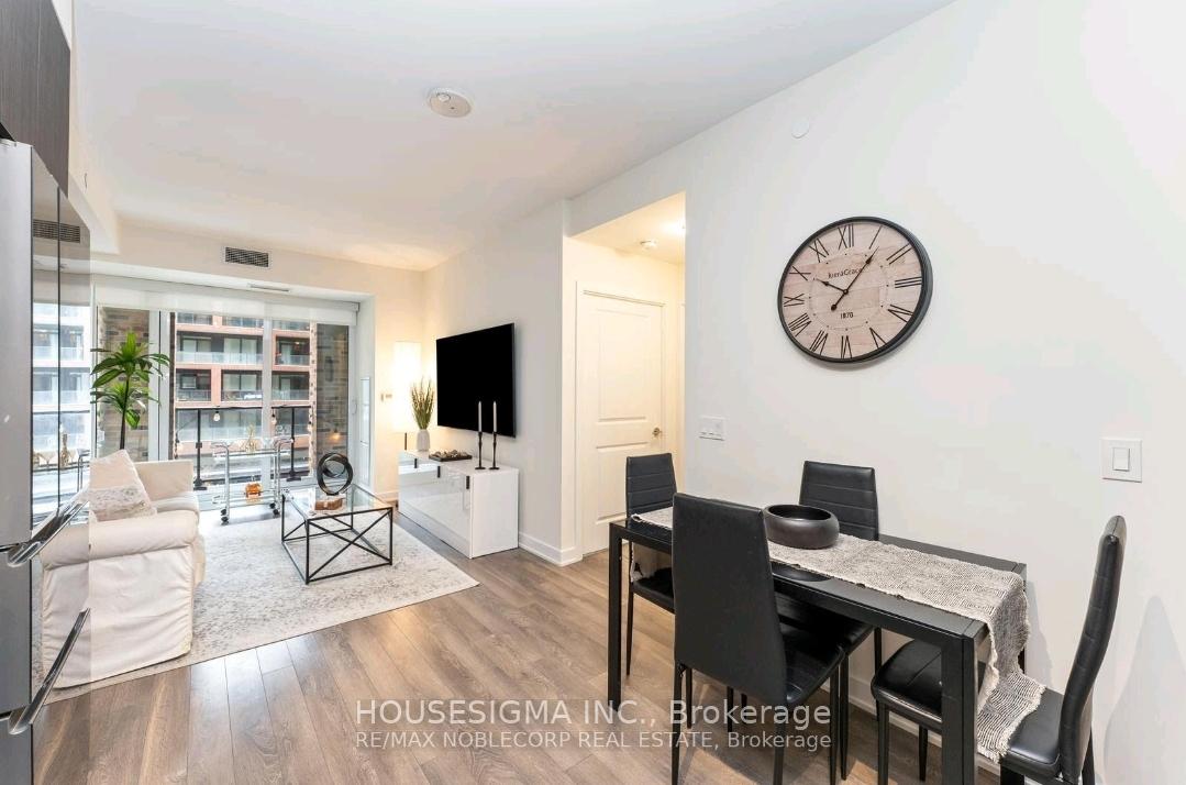 Photo 4 of 313-100 Eagle Rock Way, Vaughan, Maple — HOMEH