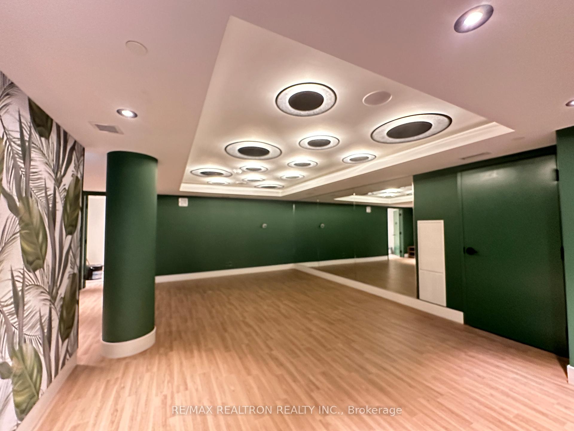 Photo 10 of Unit 402, 7950 Bathurst Street, Vaughan, Beverley Glen — HOMEH