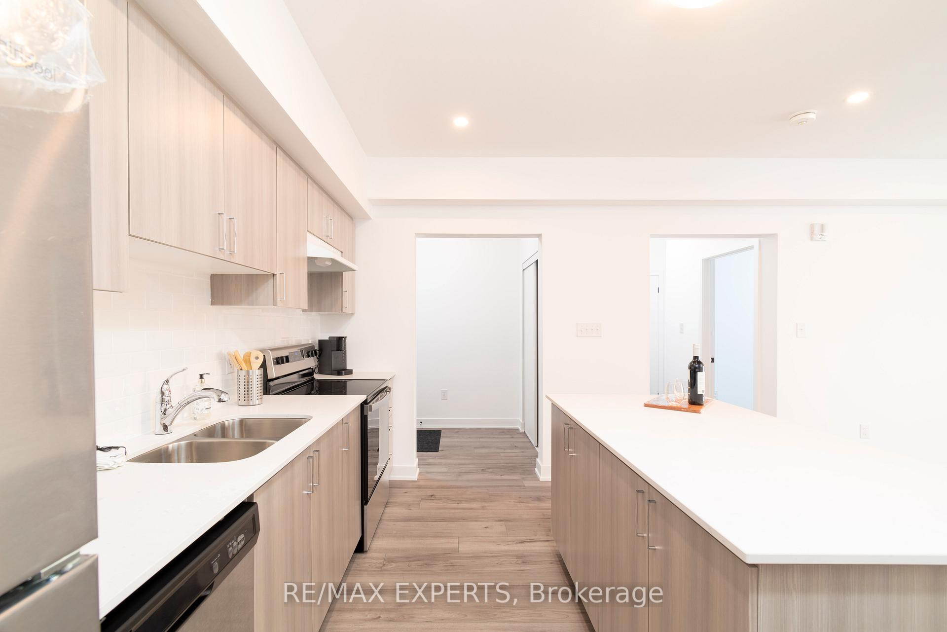 Photo 2 of Unit 410, 4 Spice Way, Barrie, Rural Barrie Southeast — HOMEH