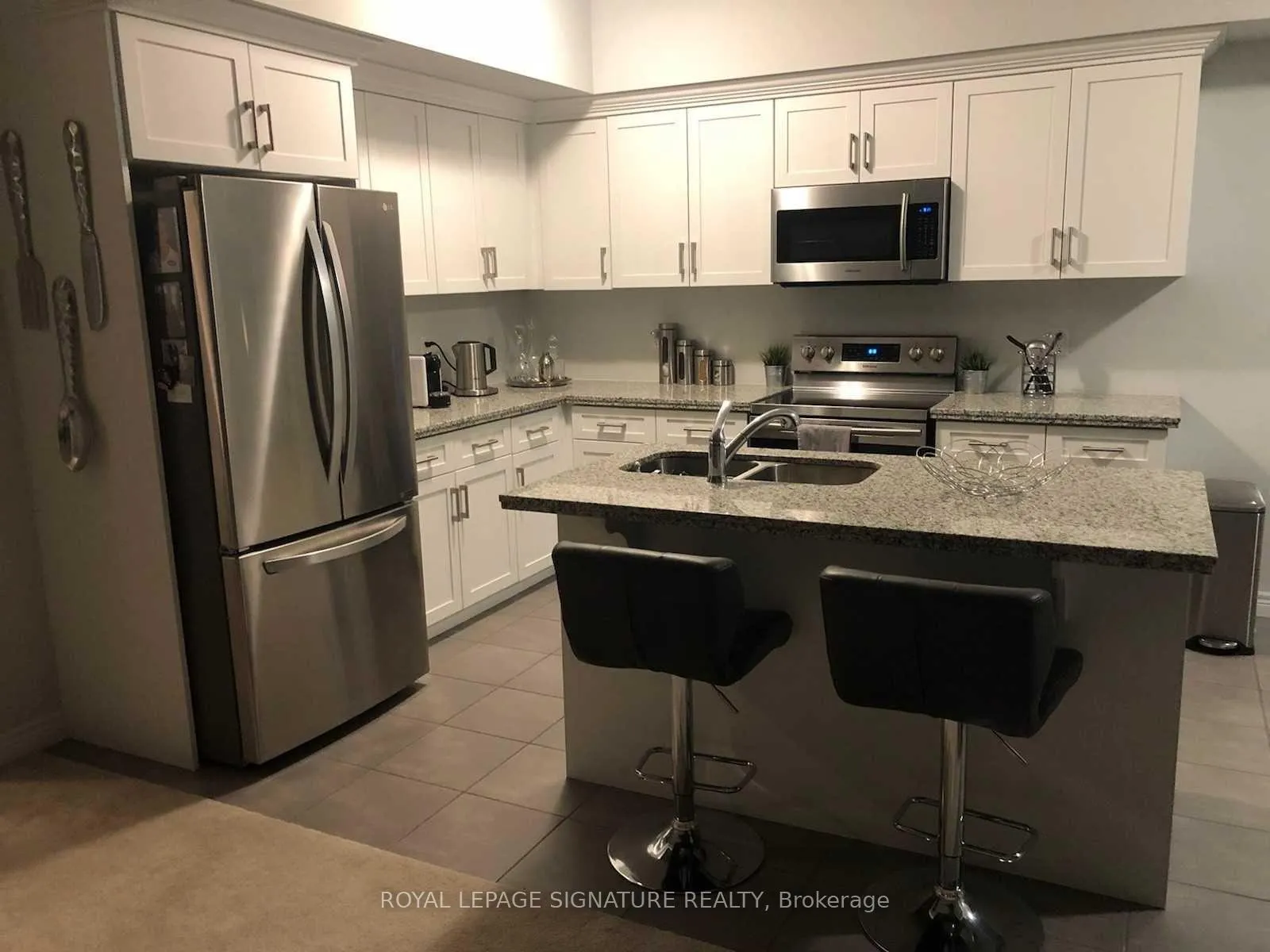 Photo 4 of Unit 7, 98 Shoreview Place, Hamilton, Lakeshore — HOMEH