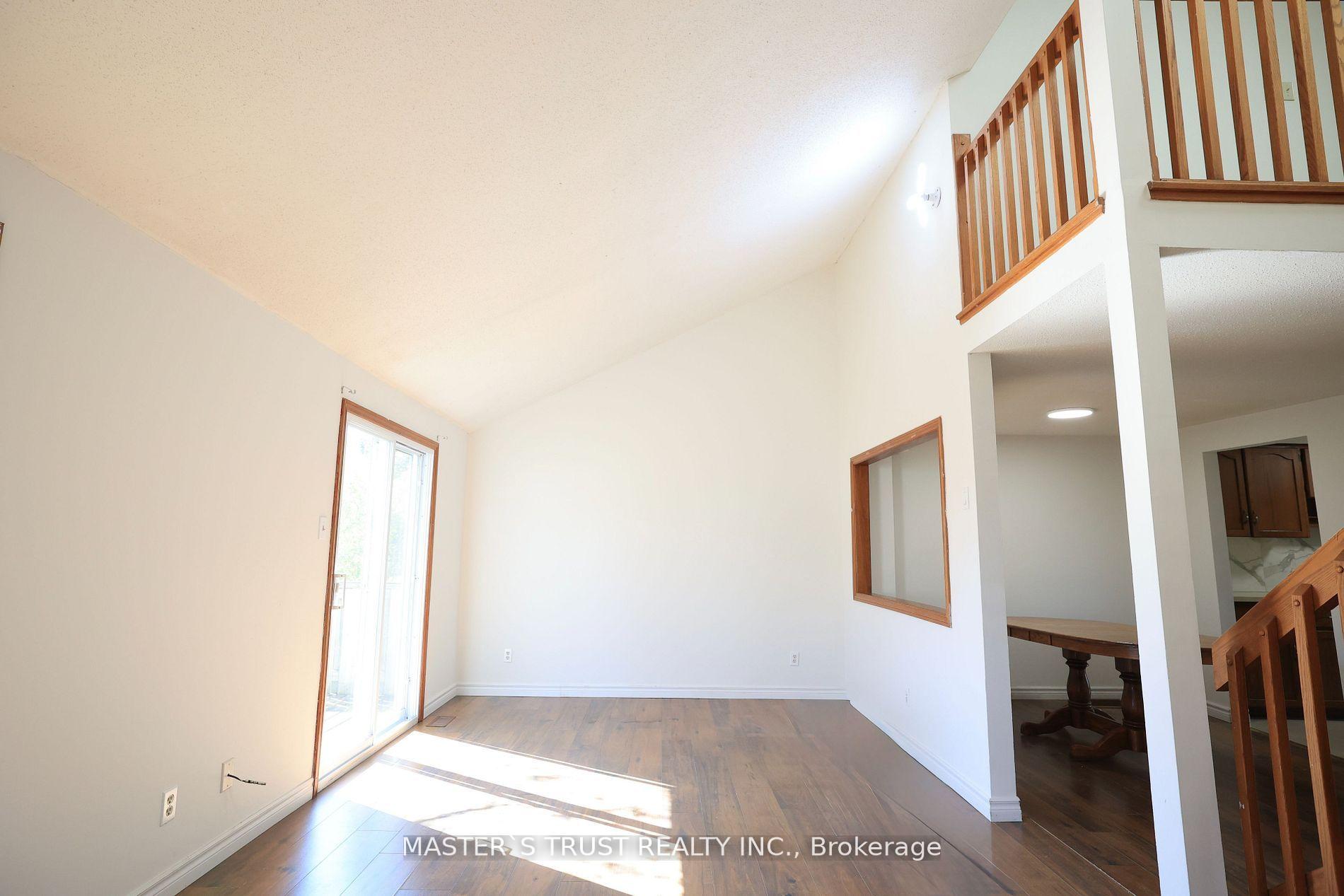 Photo 9 of 559 Edinburgh Road S, Guelph, Kortright West — HOMEH