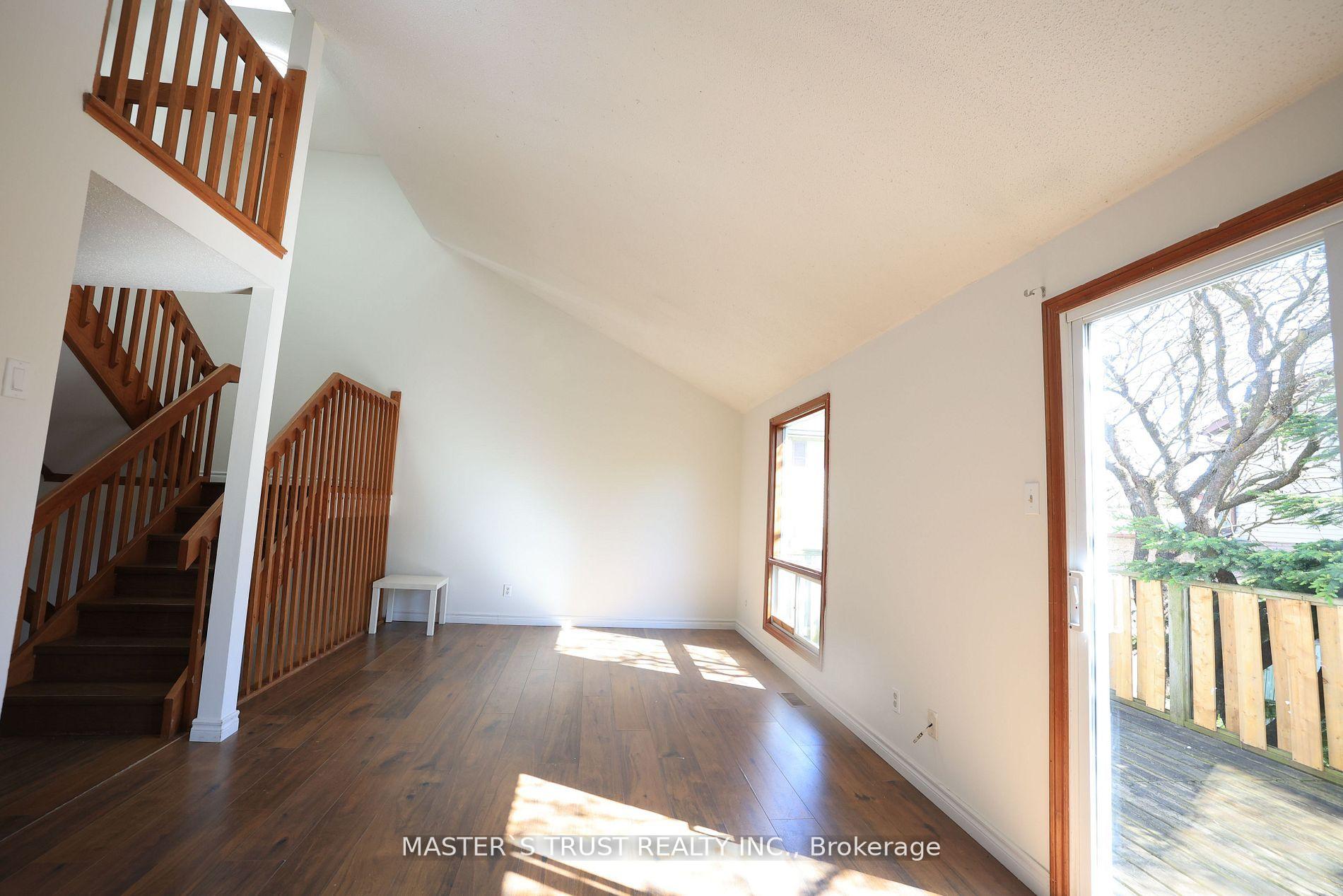 Photo 10 of 559 Edinburgh Road S, Guelph, Kortright West — HOMEH