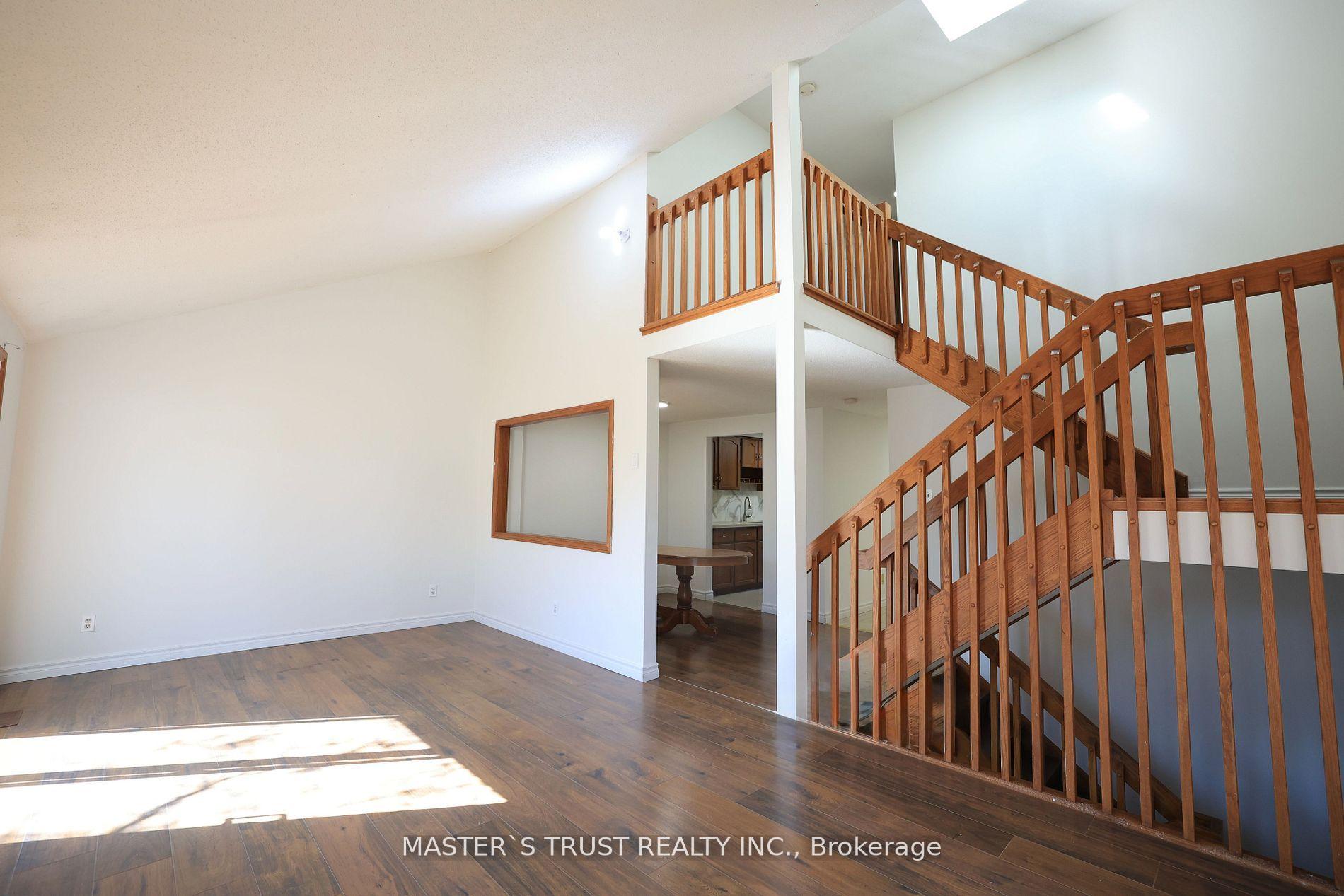Photo 11 of 559 Edinburgh Road S, Guelph, Kortright West — HOMEH