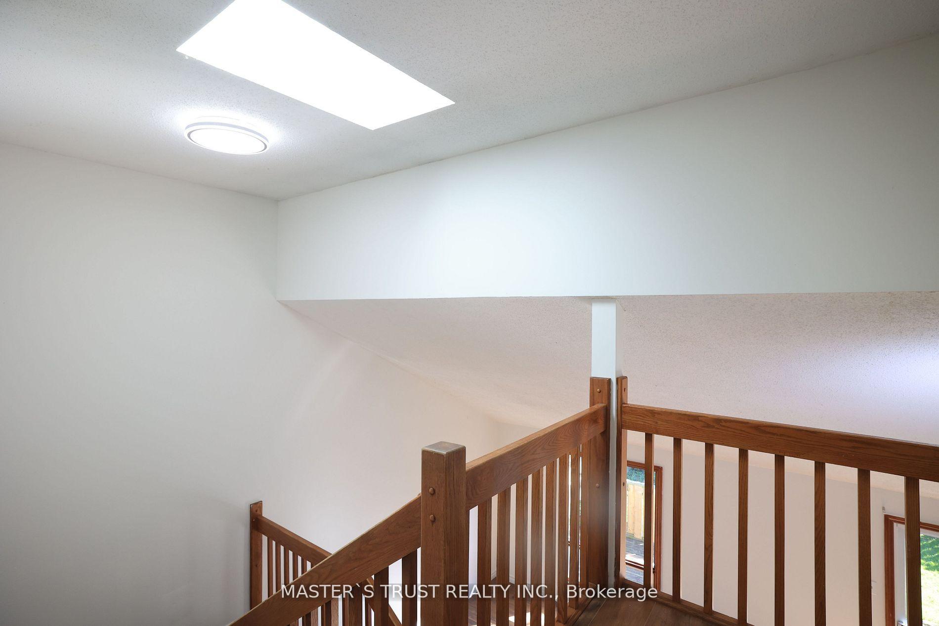 Photo 14 of 559 Edinburgh Road S, Guelph, Kortright West — HOMEH