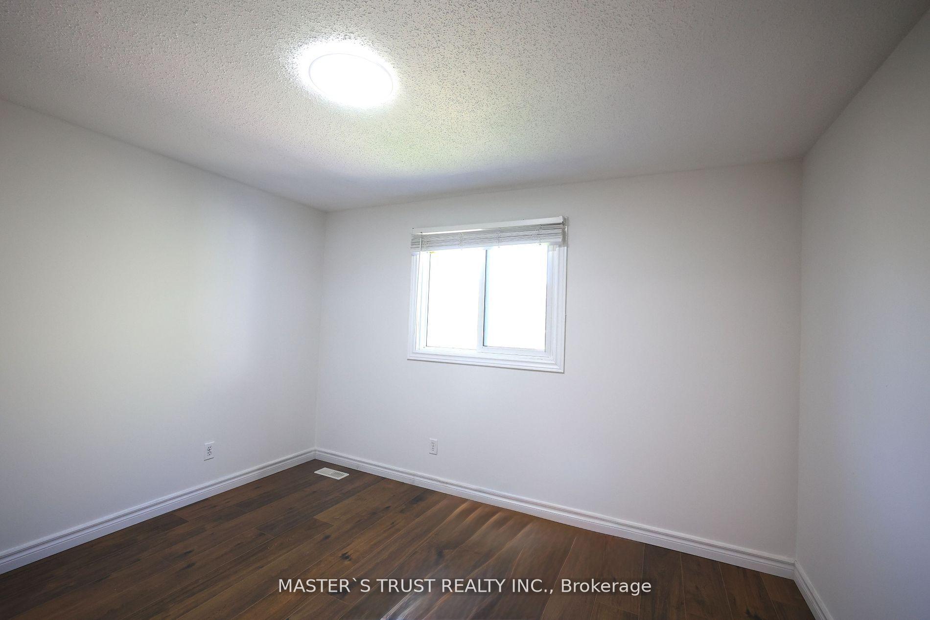 Photo 16 of 559 Edinburgh Road S, Guelph, Kortright West — HOMEH