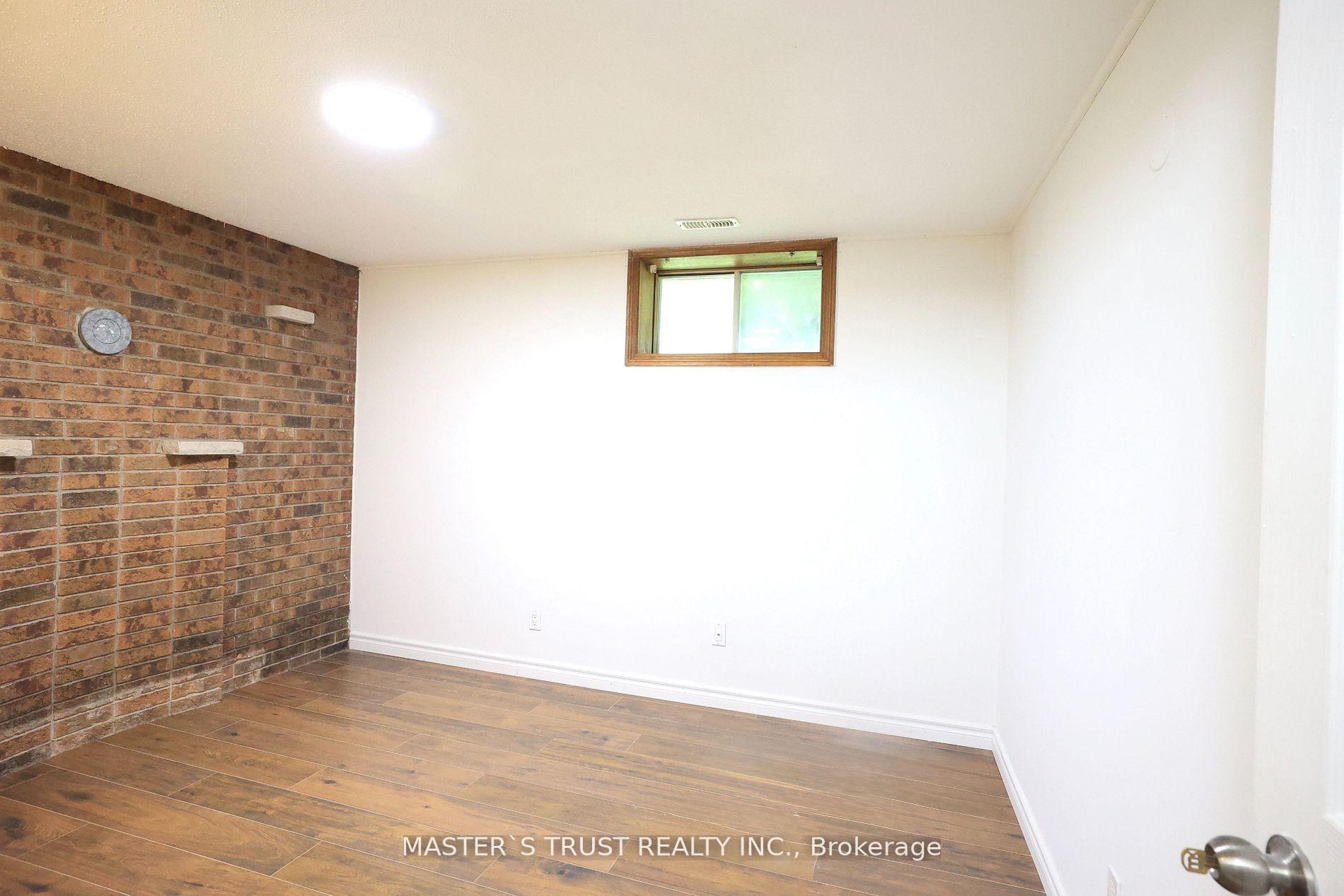 Photo 19 of 559 Edinburgh Road S, Guelph, Kortright West — HOMEH