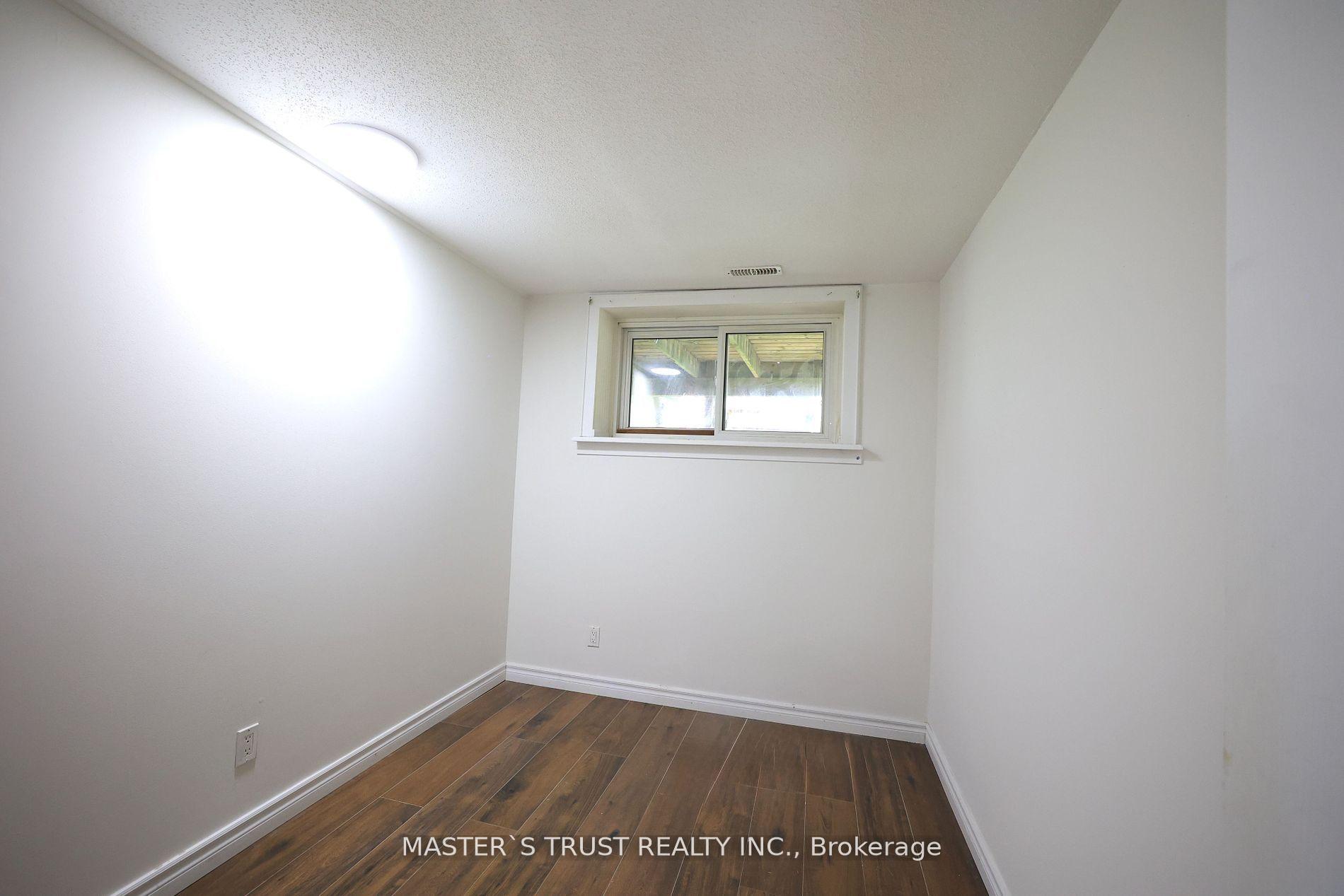 Photo 20 of 559 Edinburgh Road S, Guelph, Kortright West — HOMEH