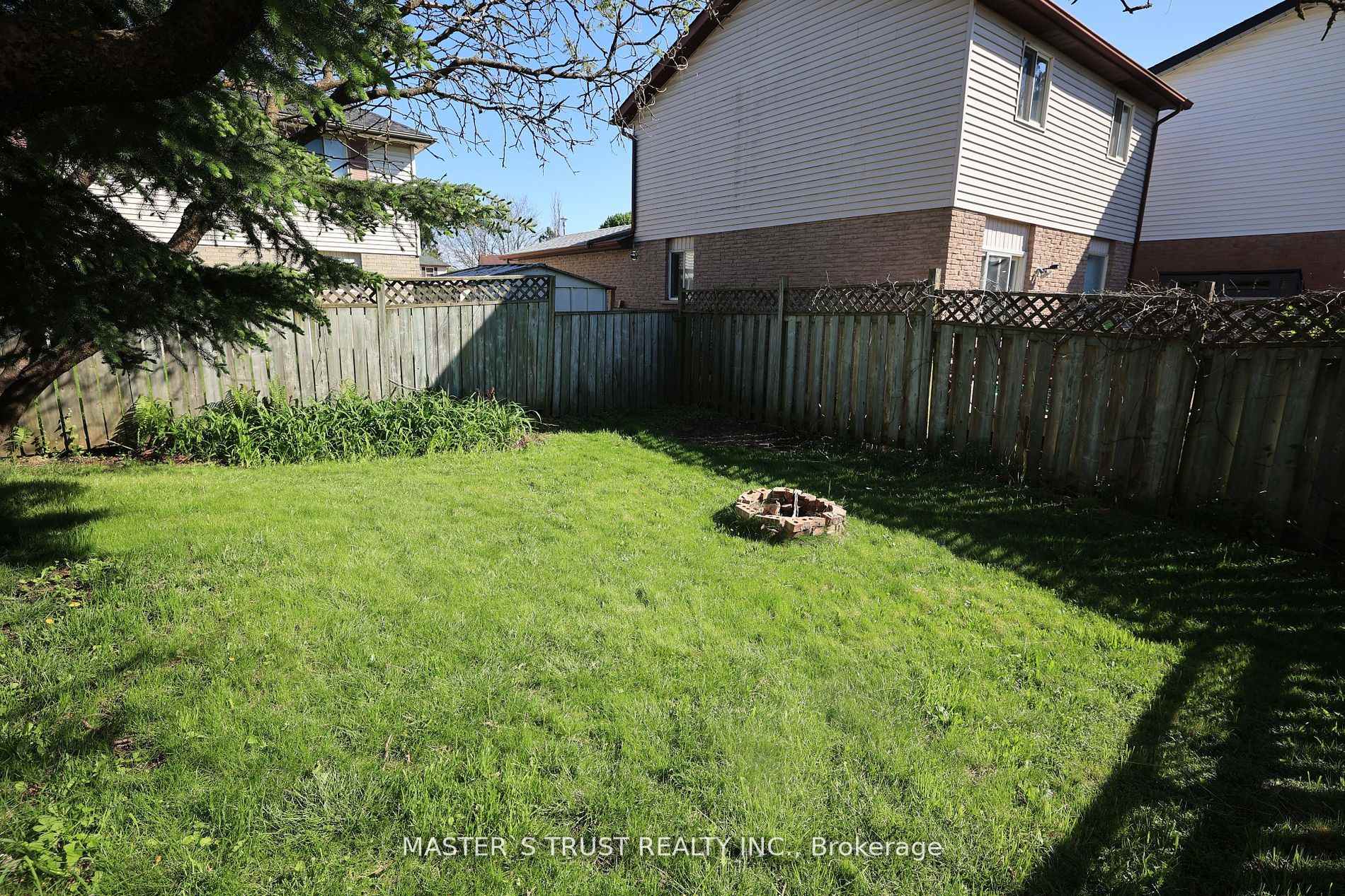 Photo 25 of 559 Edinburgh Road S, Guelph, Kortright West — HOMEH