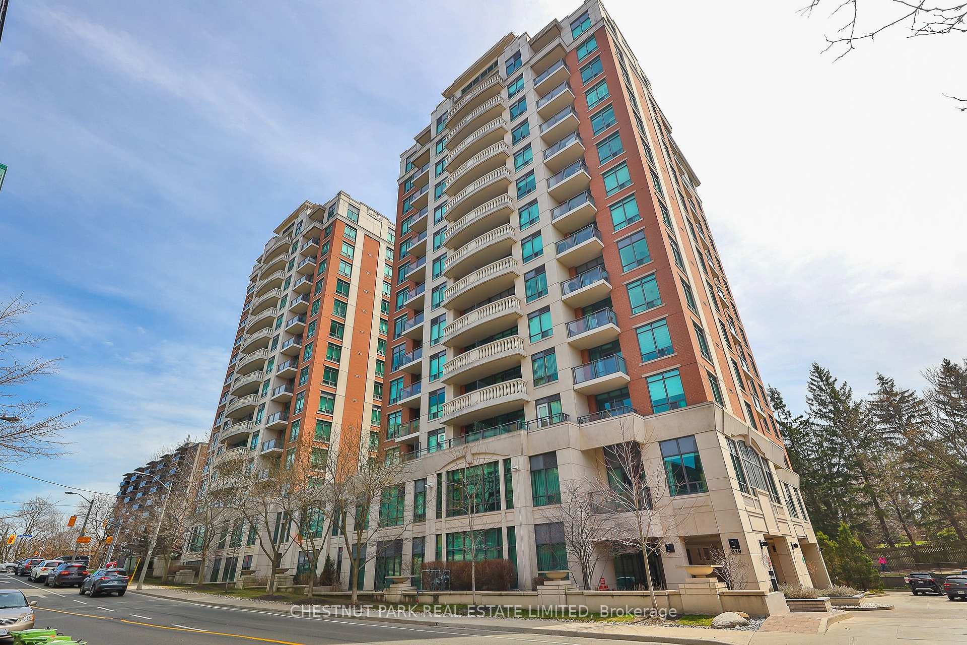 Front of Unit 514, 319 Merton Street