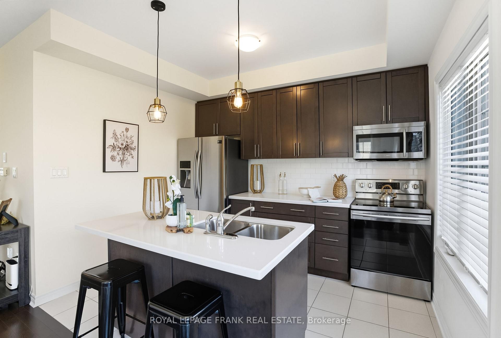Photo 6 of 26 Ferris Square, Clarington, Courtice — HOMEH