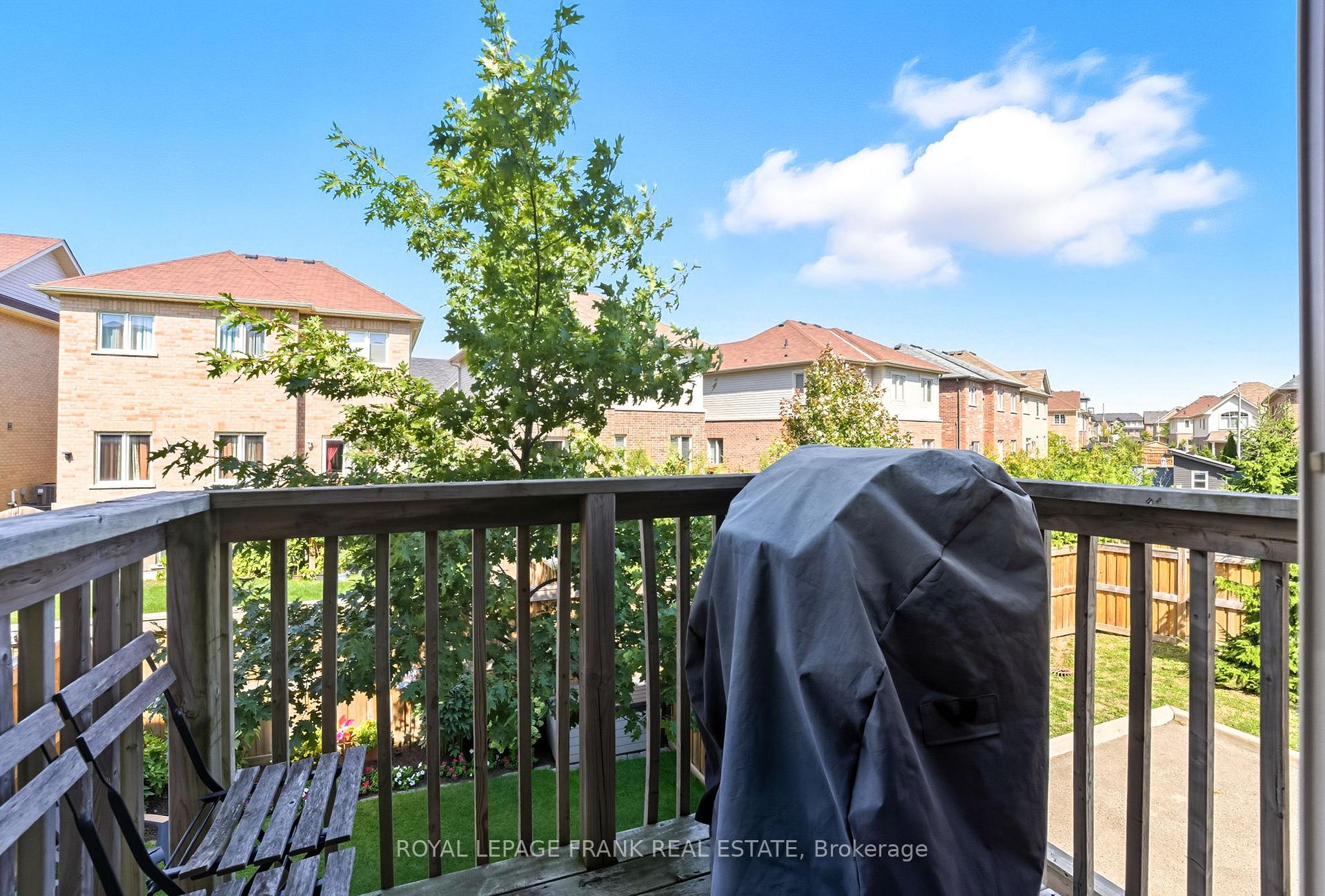 Photo 9 of 26 Ferris Square, Clarington, Courtice — HOMEH