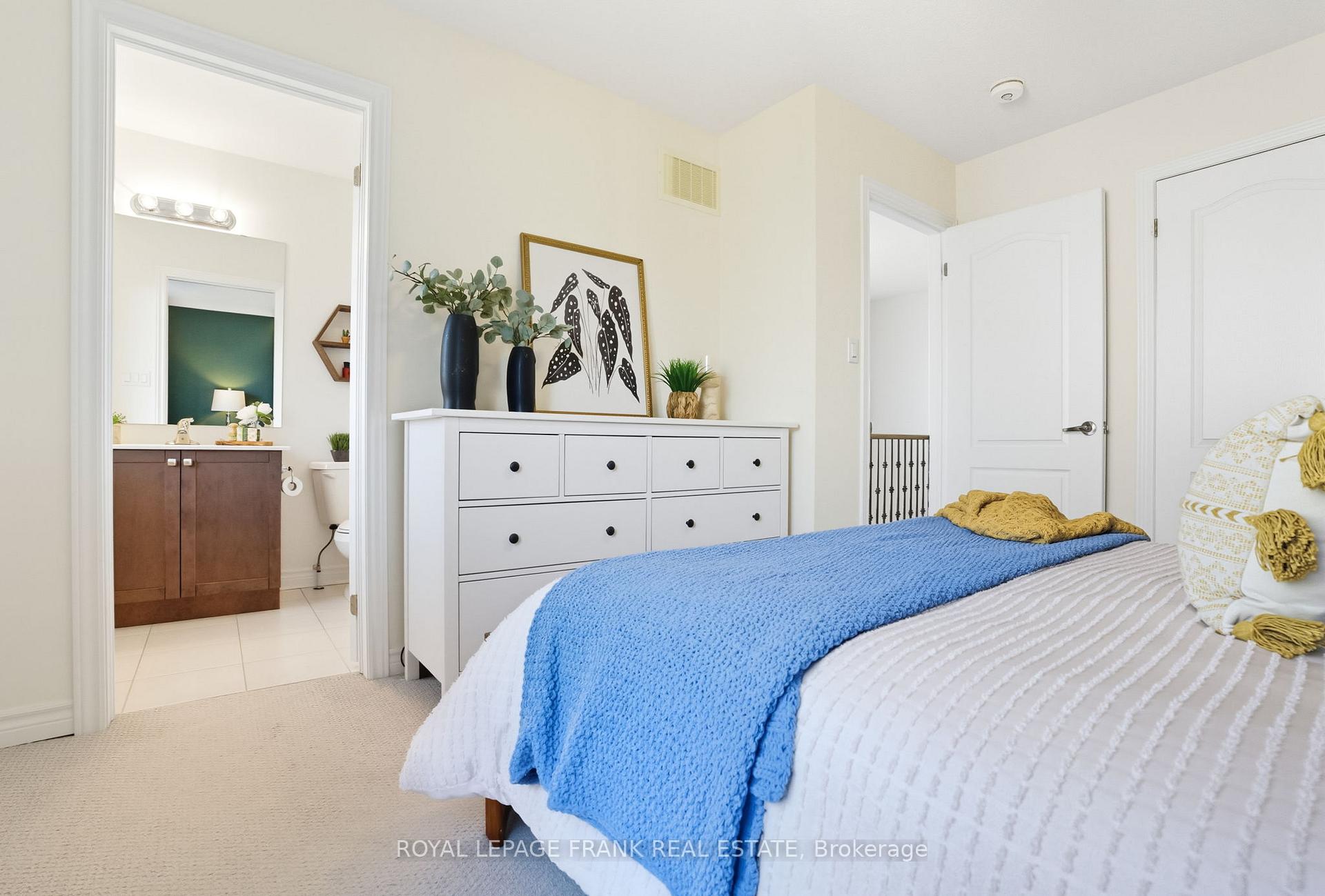 Photo 21 of 26 Ferris Square, Clarington, Courtice — HOMEH